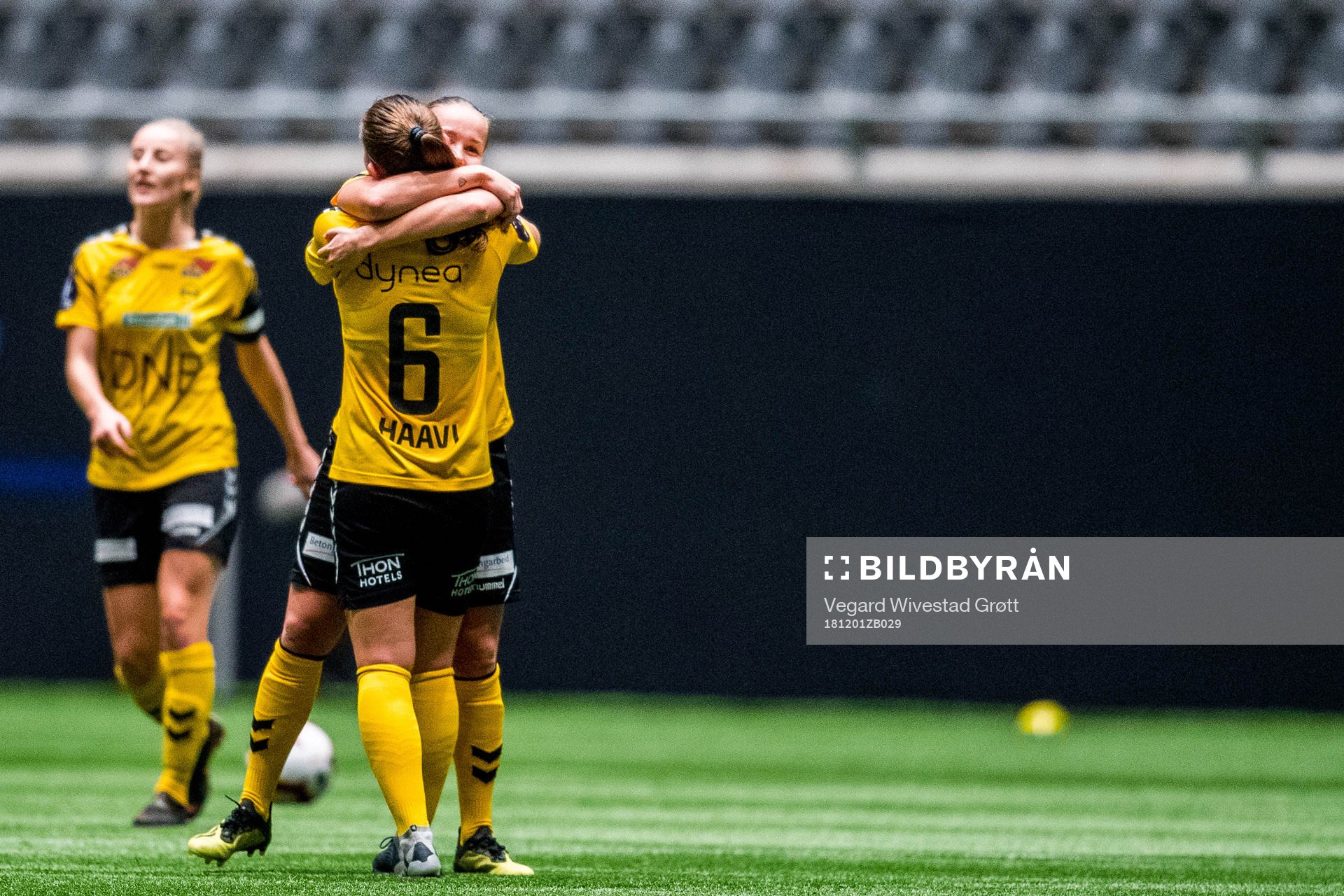 Guro Reiten of LSK Kvinner celebrates with team mate Emilie
