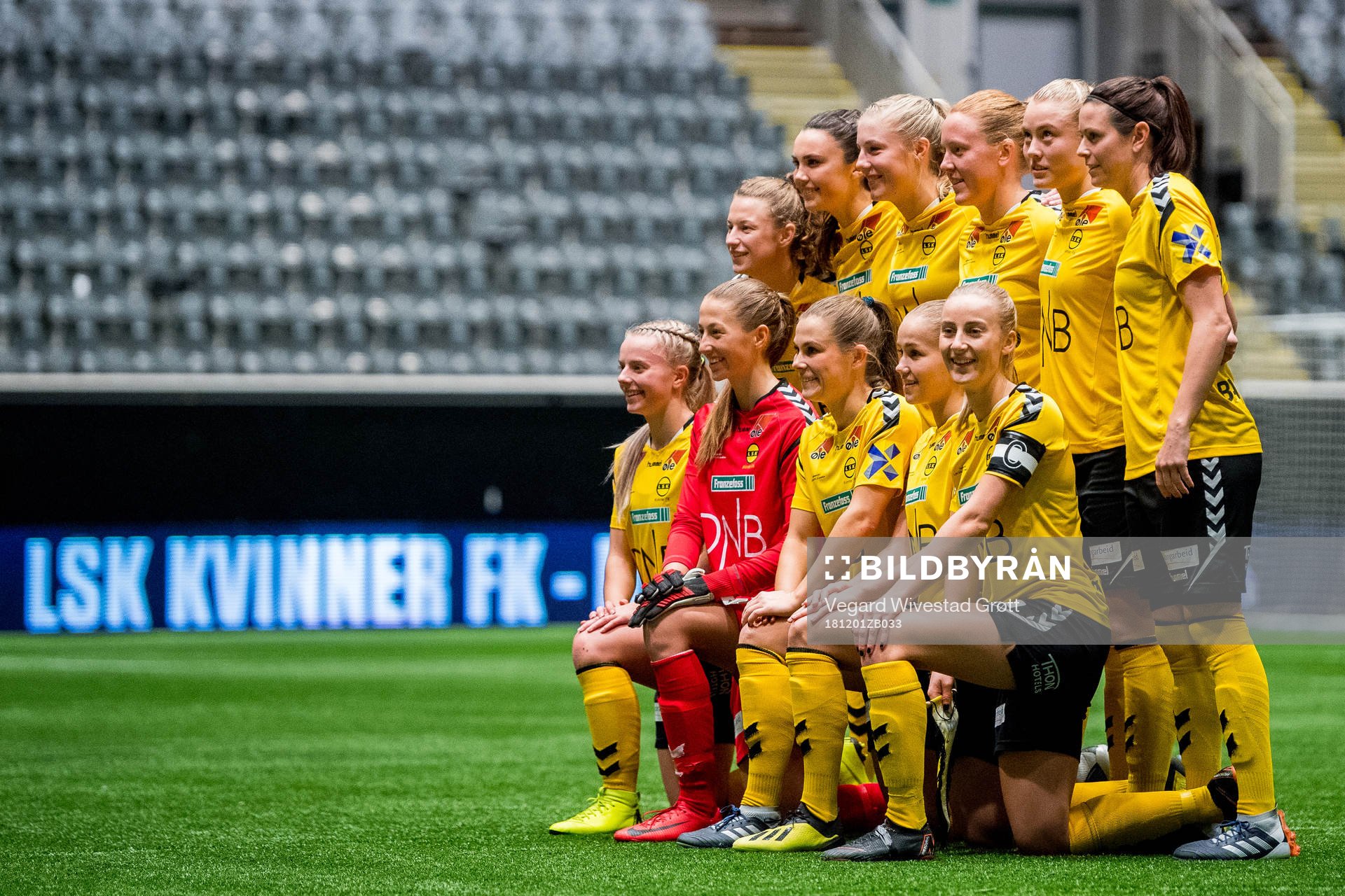 Synne Skinnes Hansen (2nd row), Ingrid Syrstad Engen,