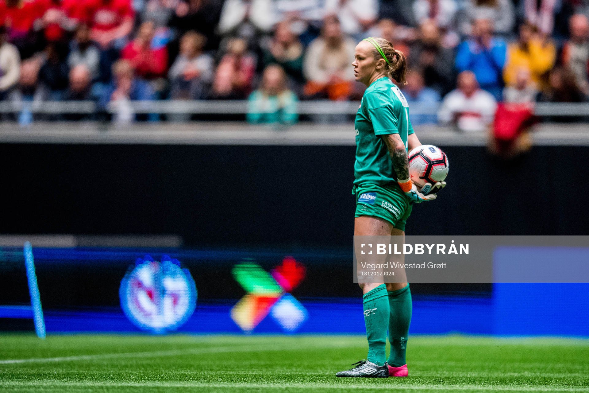 Goalkeeper Nora Gjøen of Sandviken