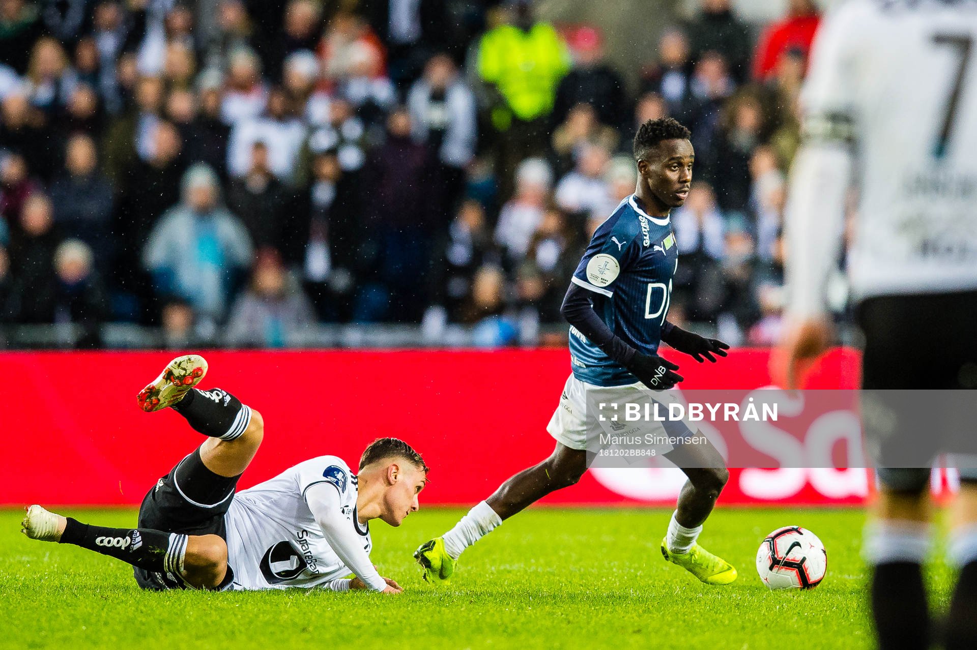 Jonathan Alberto Levi of Rosenborg and Tokmac Nguen of