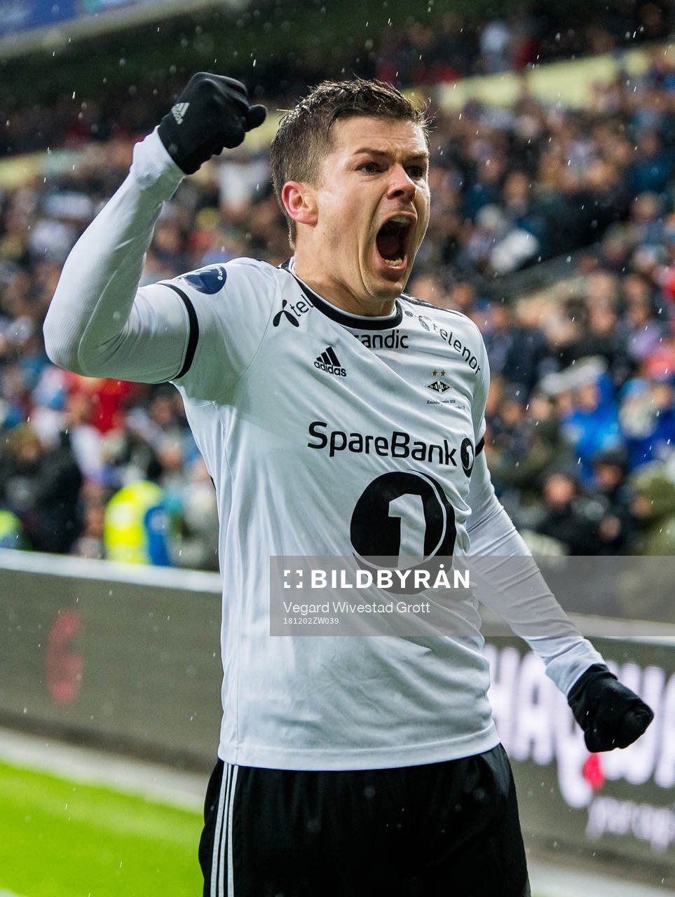 Pål André Helland of Rosenborg celebrates the 3-1 goal
