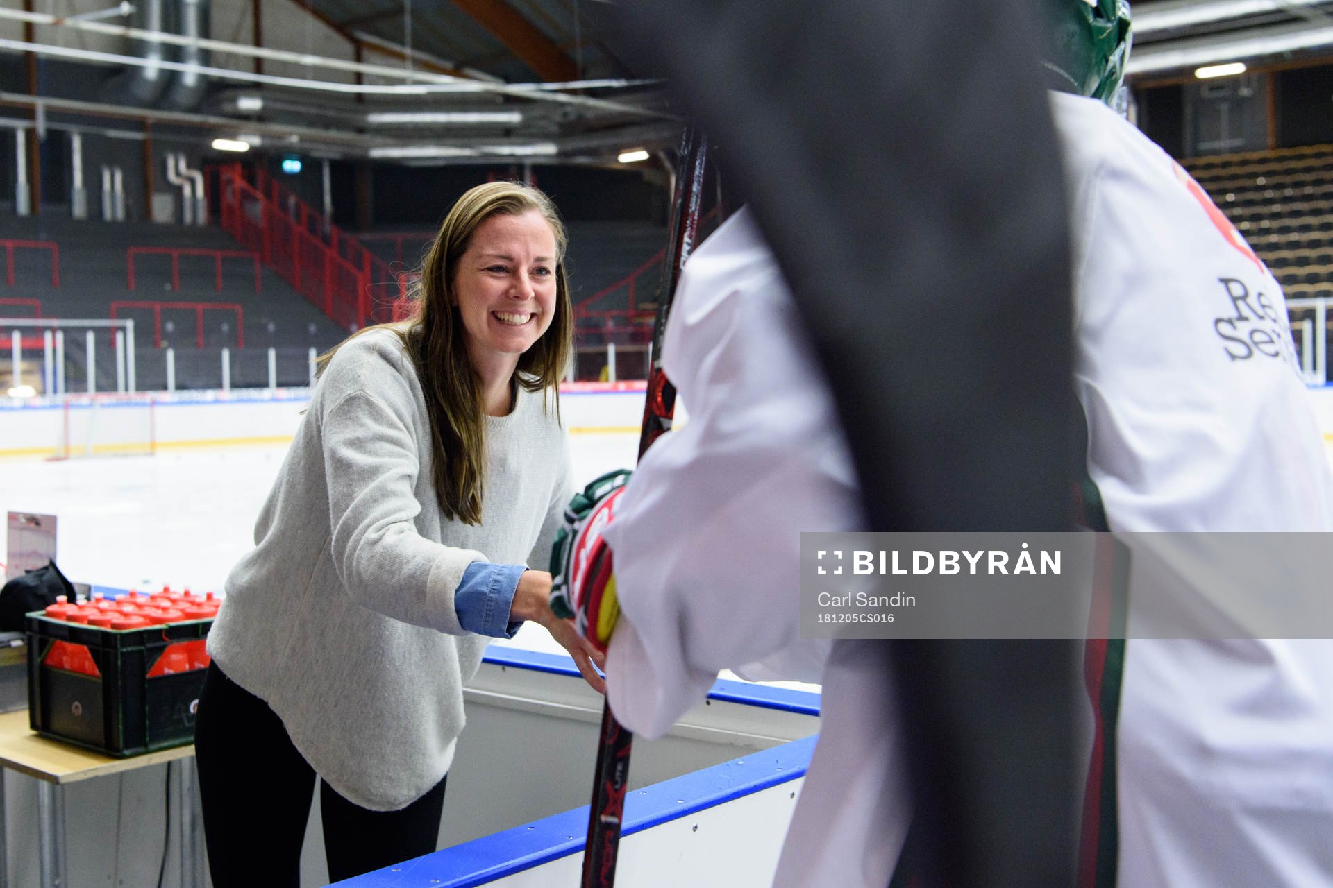 Lotta Schelin besöker en träning med Frölundas A-lag