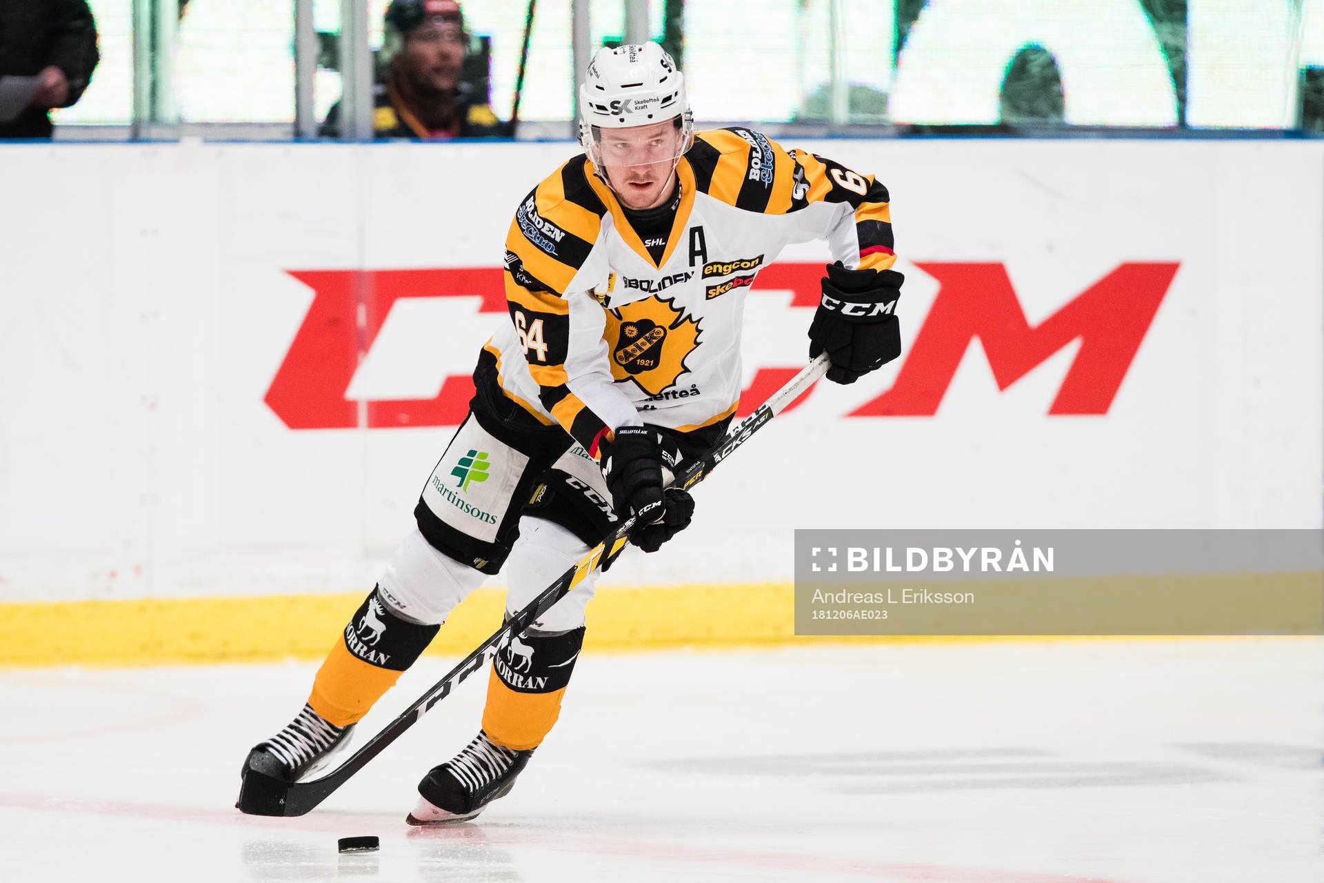 Skellefteås Jonathan Pudas med pucken
