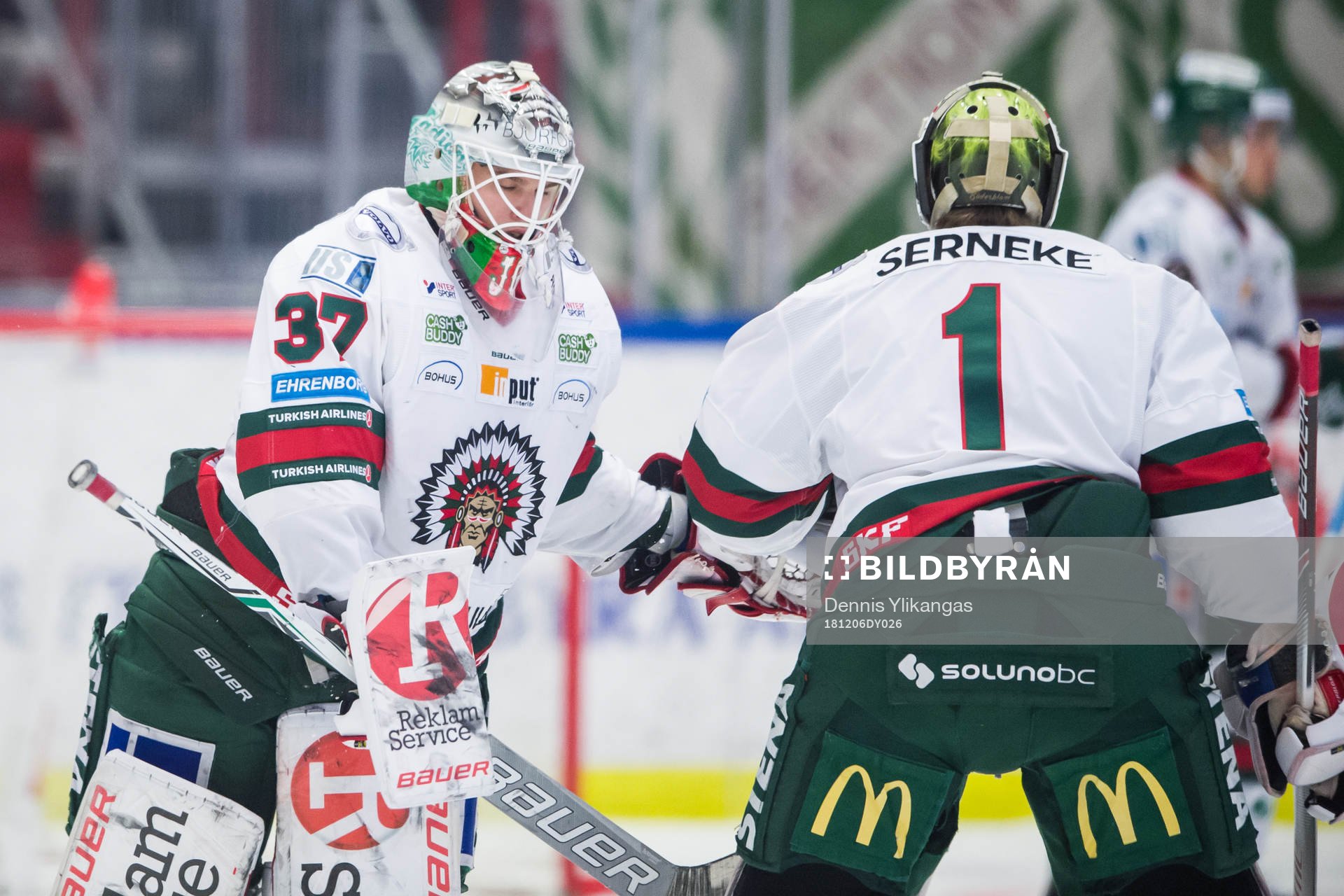 Frölundas målvakt Johan Gustafsson blir utbytt, in kommer