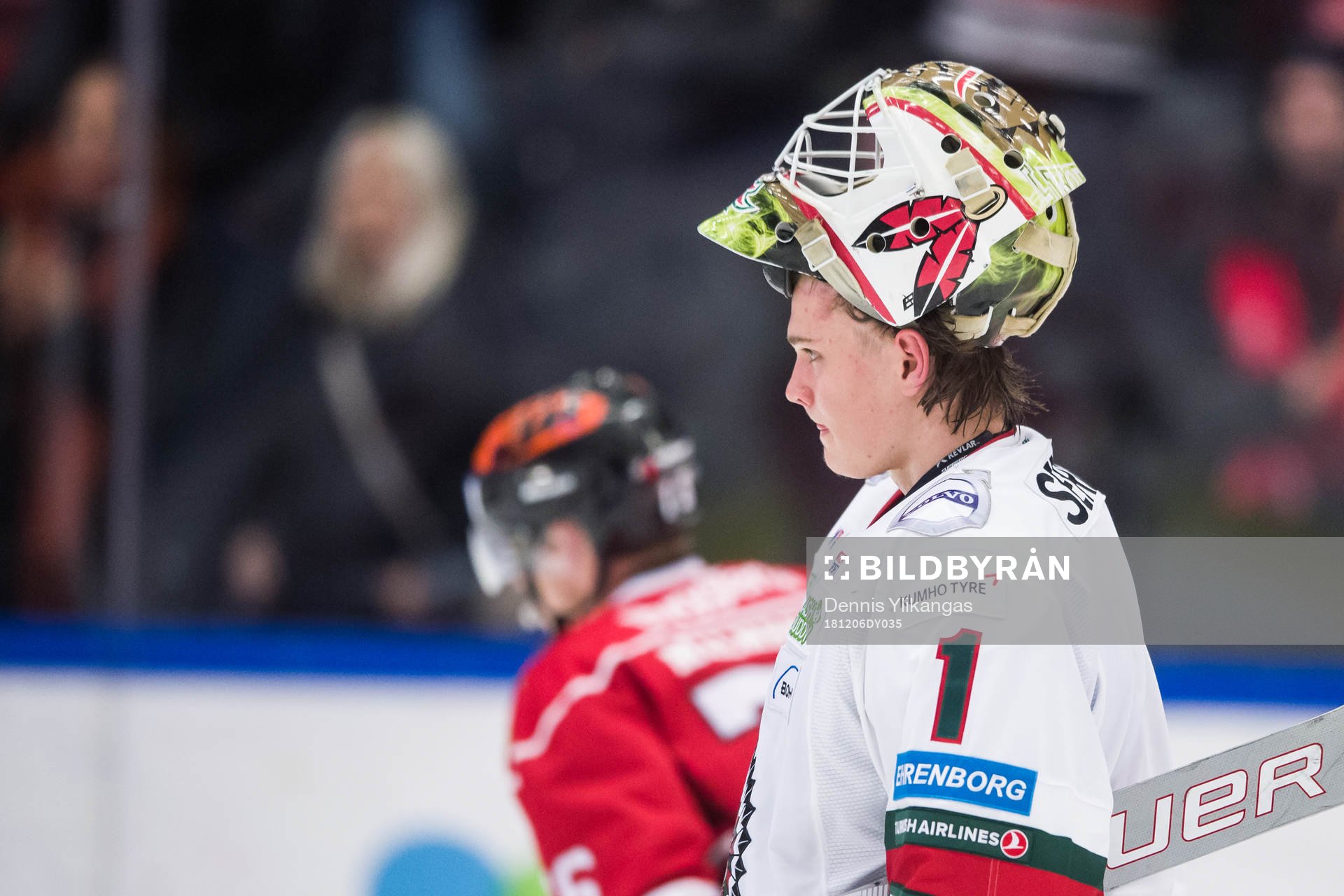 Frölundas målvakt Arvid Söderblom deppar