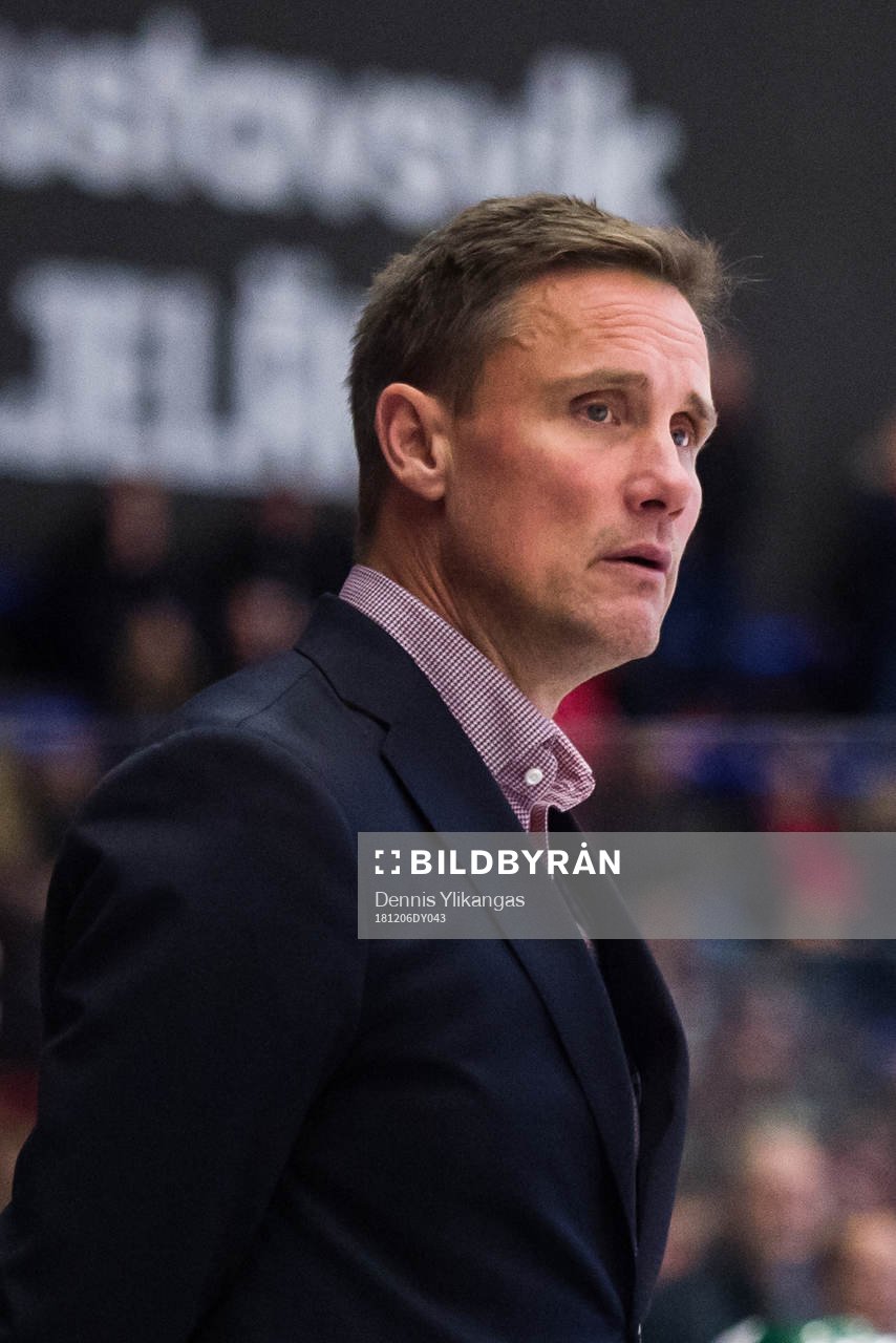 Frölundas tränare Roger Rönnberg deppar