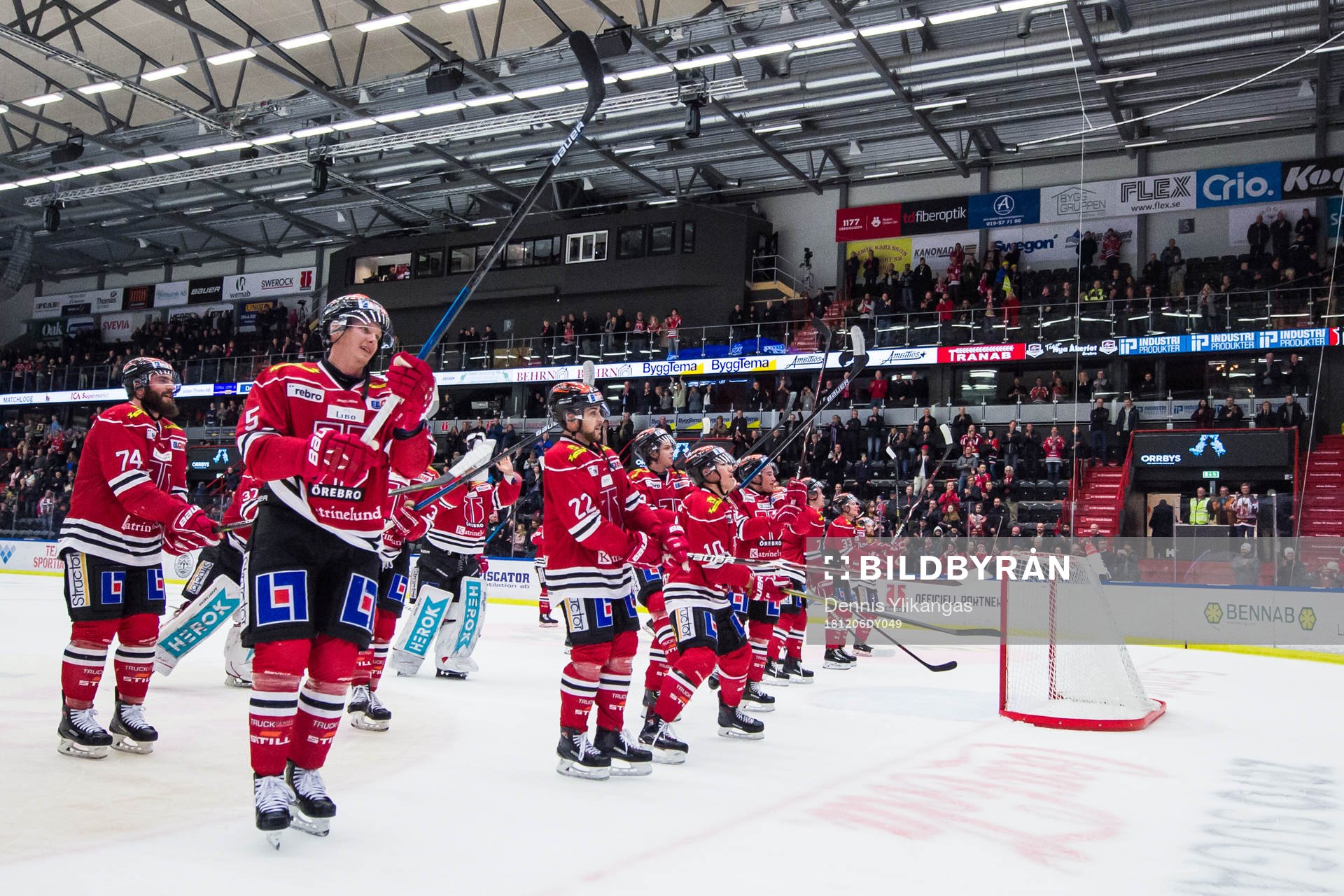 Örebros spelare jublar