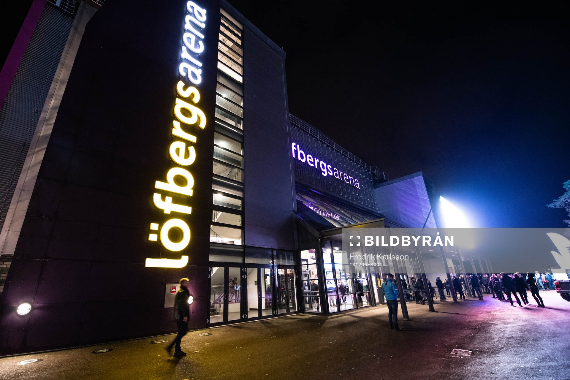 Exteriör bild av Löfbergs Arena innan matchstart av