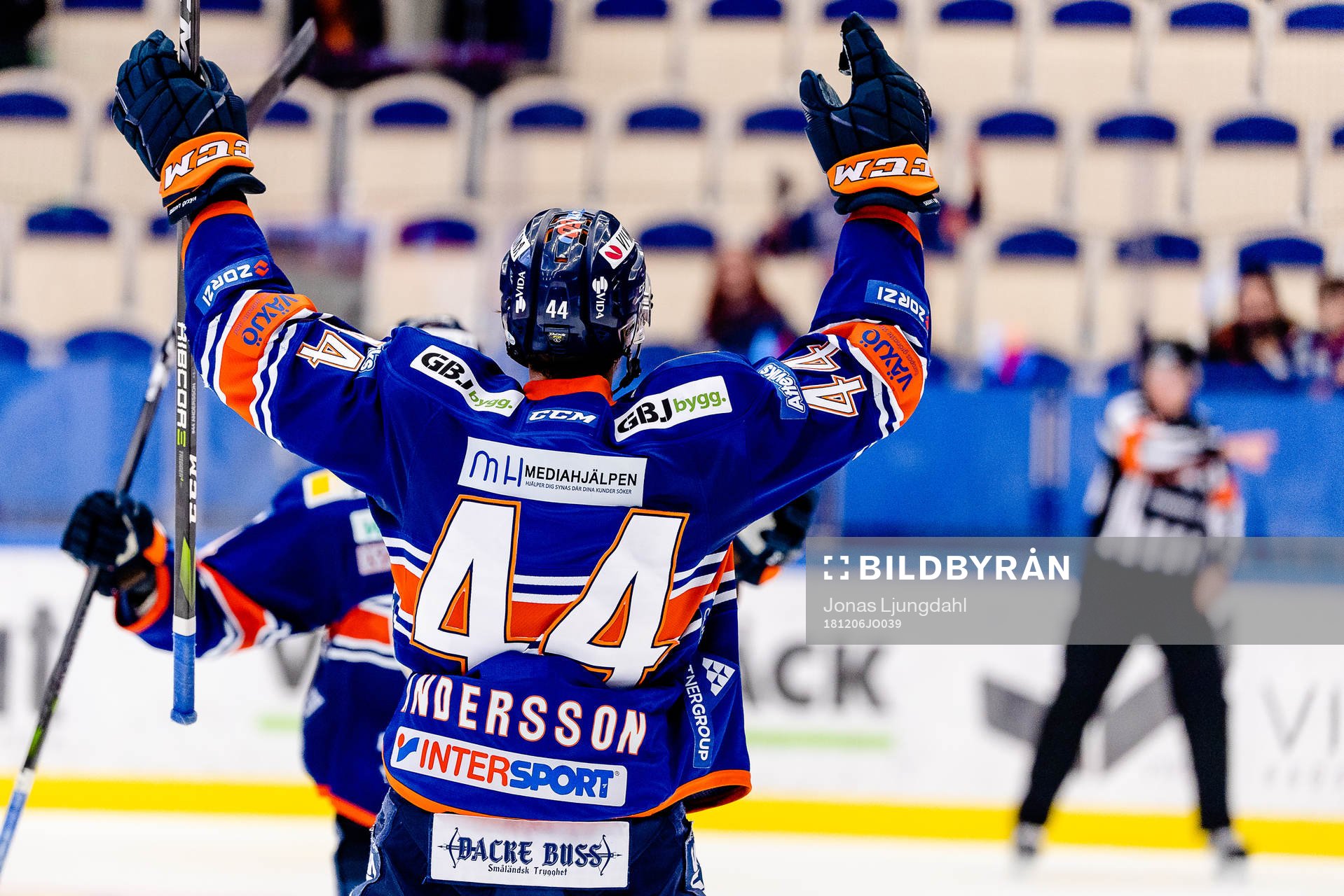 Växjös Peter Andersson jublar