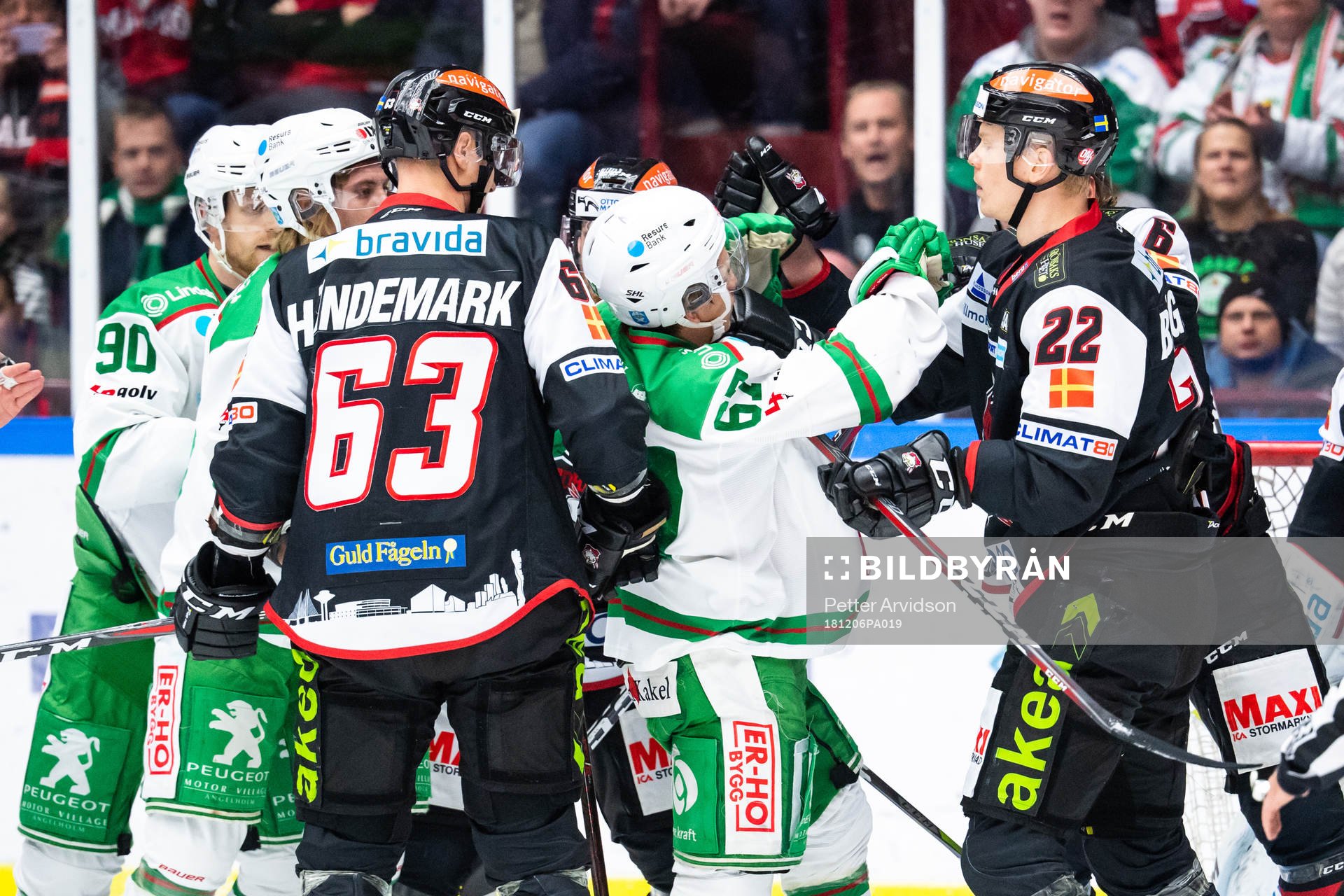 Bråk mellan Malmö Redhawks Lars Bryggman och Rögles Leon