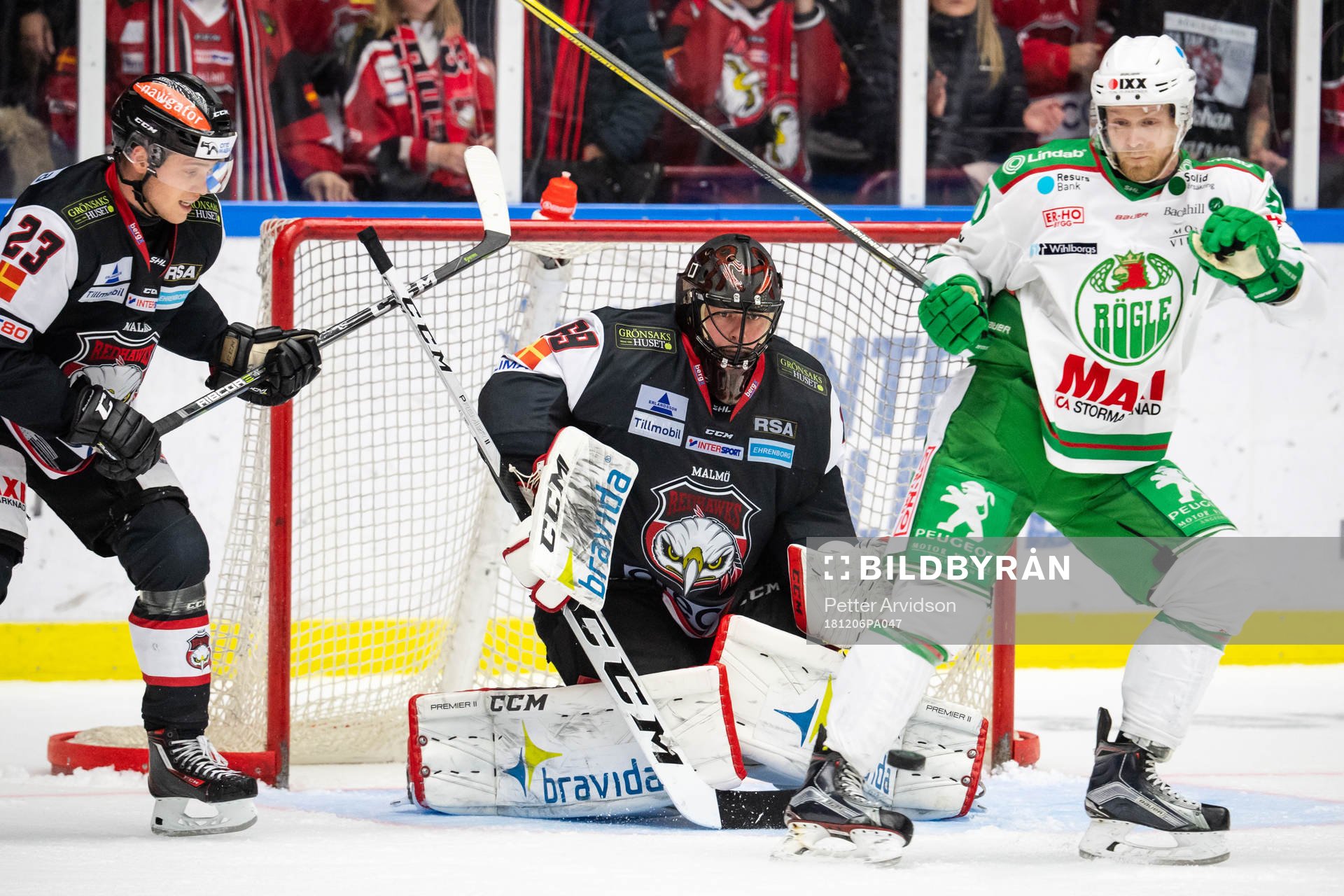 Rögles Ted Brithén oroar framför Malmö Redhawks
