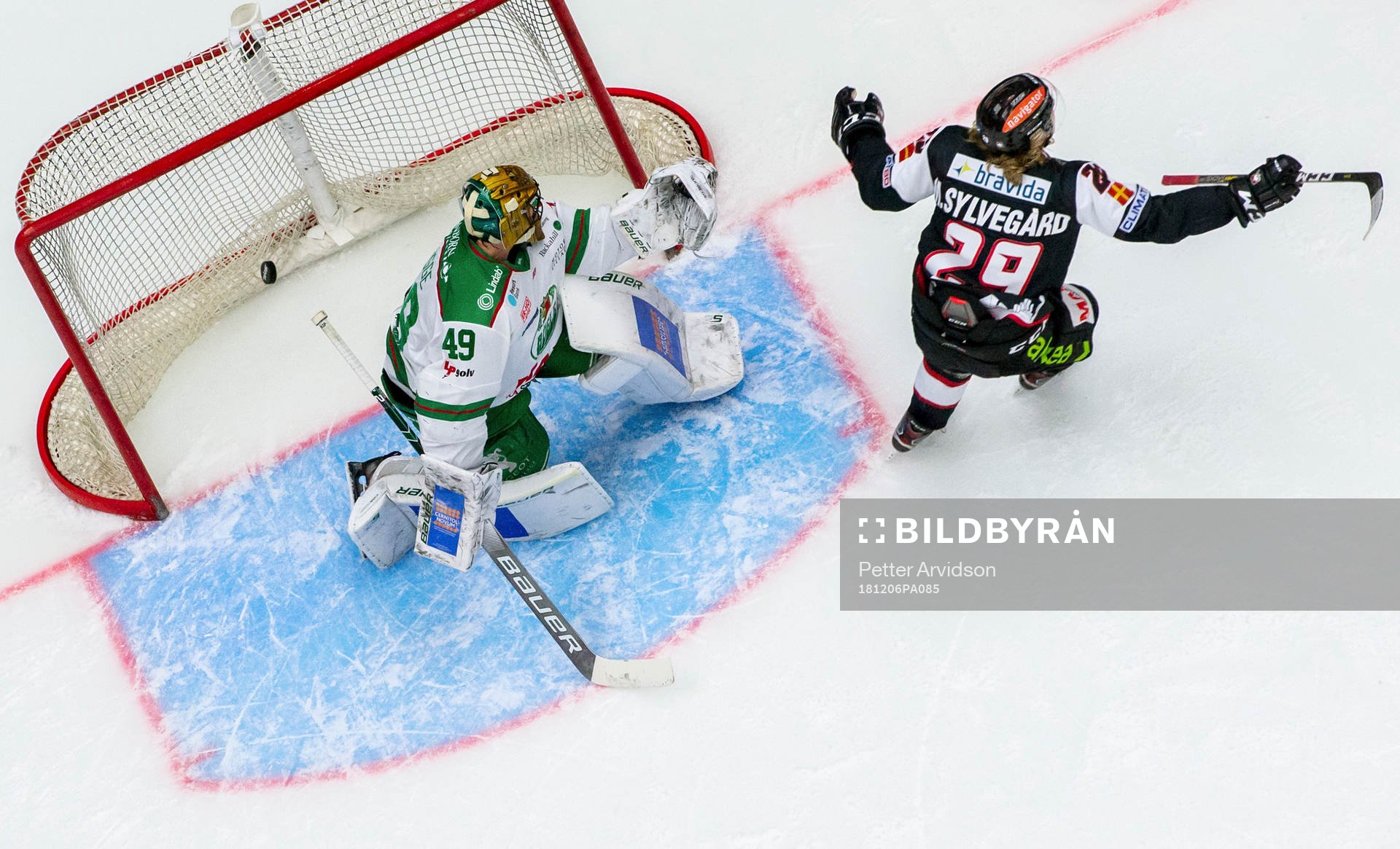 Malmö Redhawks Marcus Sylvegård jublar