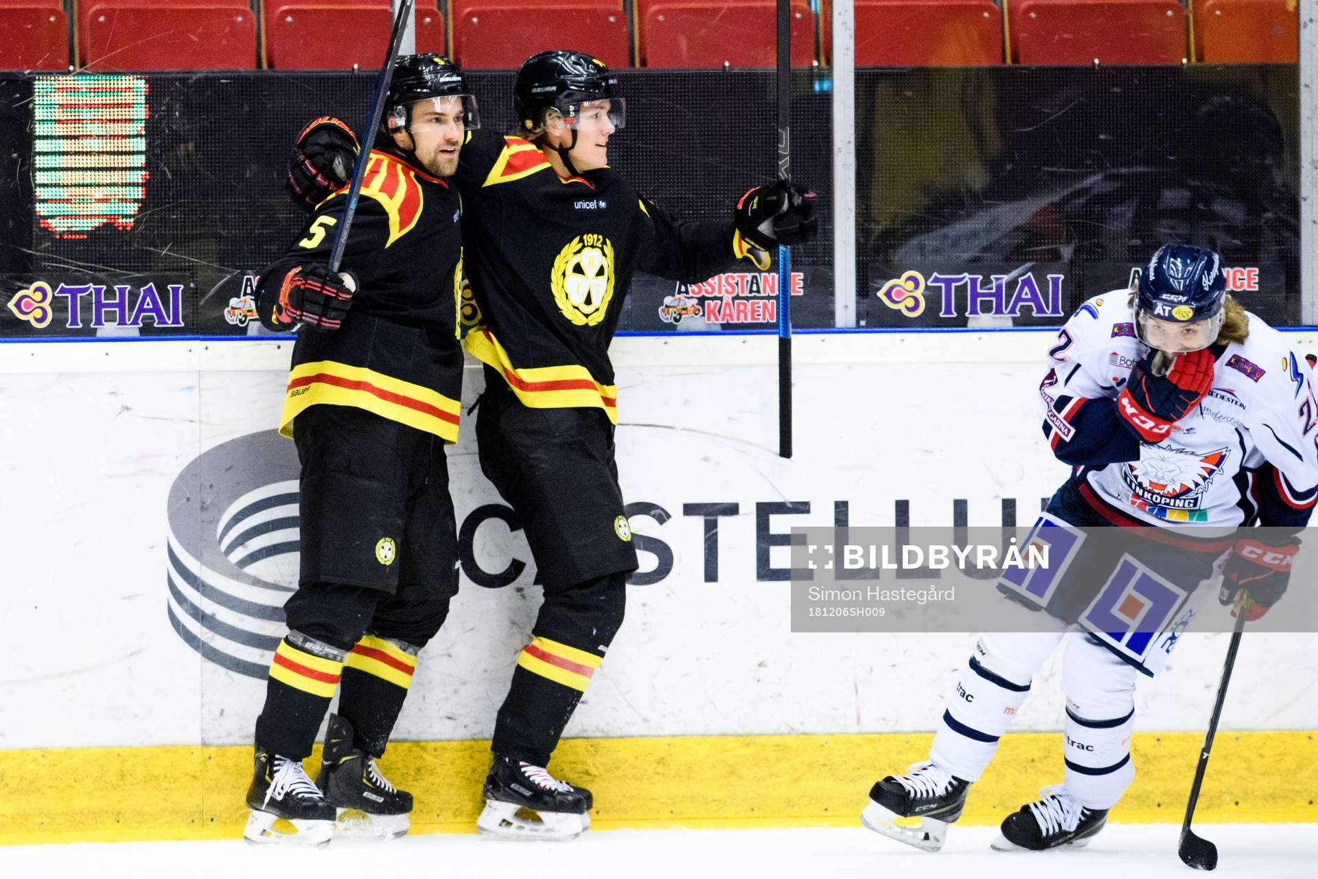 Brynäs Lukas Kilström och Jesper Boqvist jublar