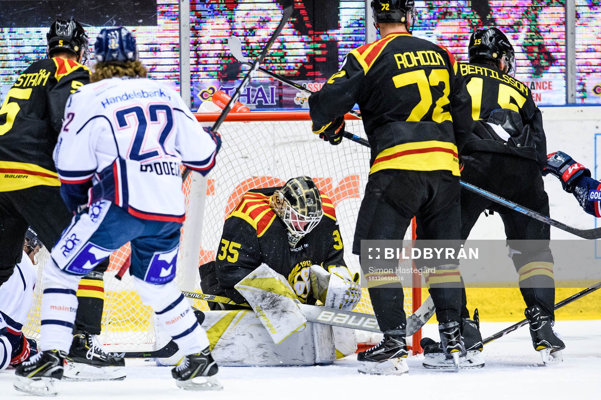 Brynäs målvakt David Rautio räddar skott