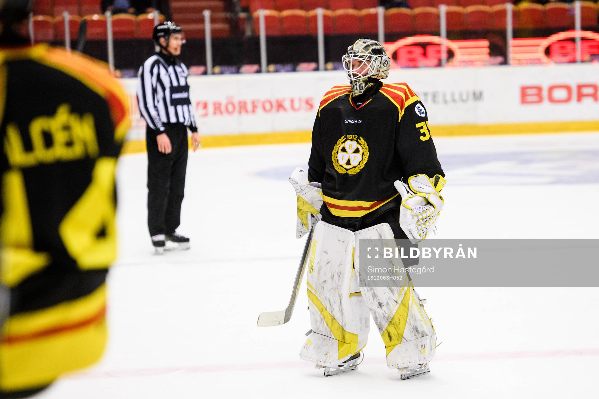 Brynäs målvakt David Rautio blir utbytt