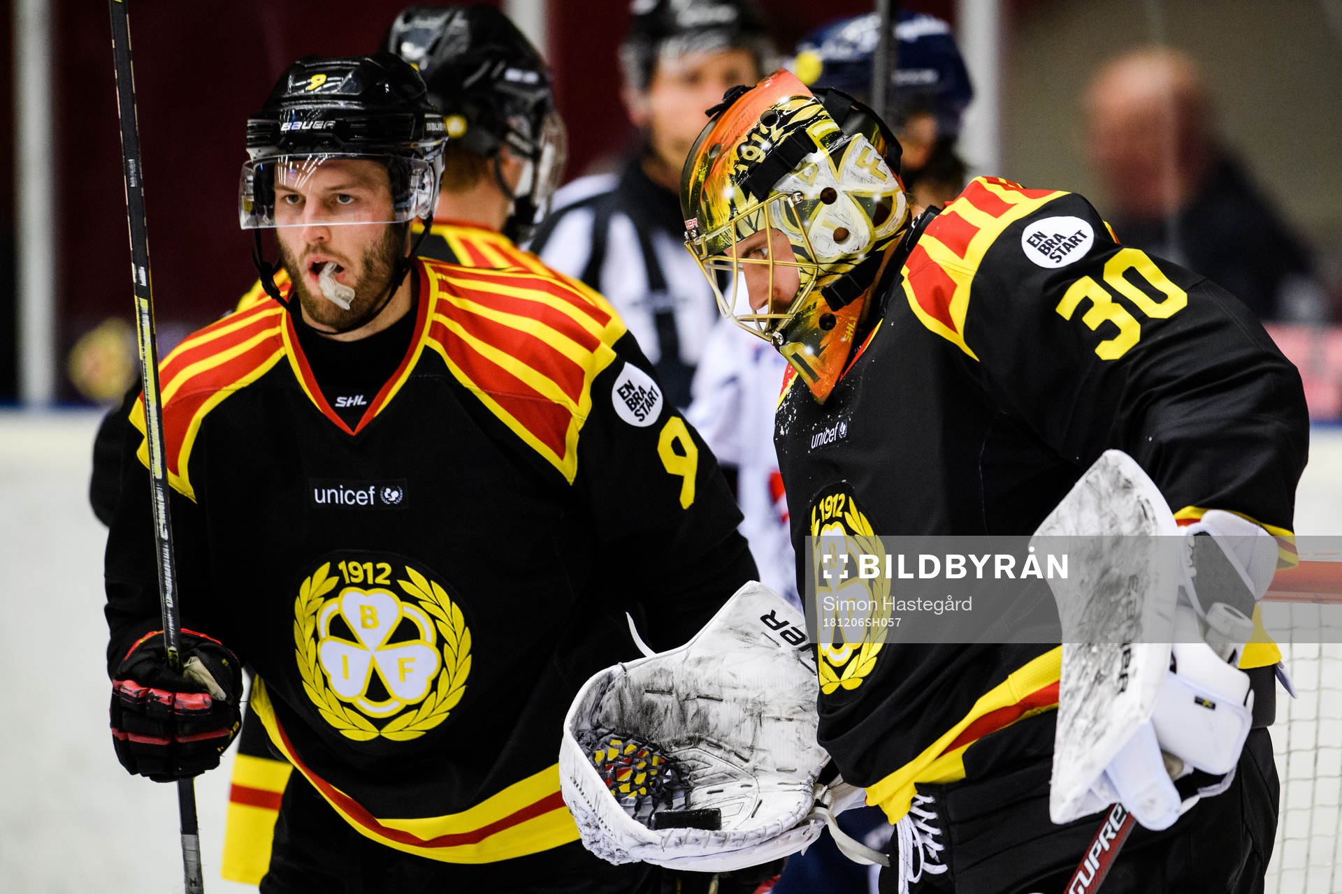 Brynäs Niclas Andersén och målvakt Joacim Eriksson