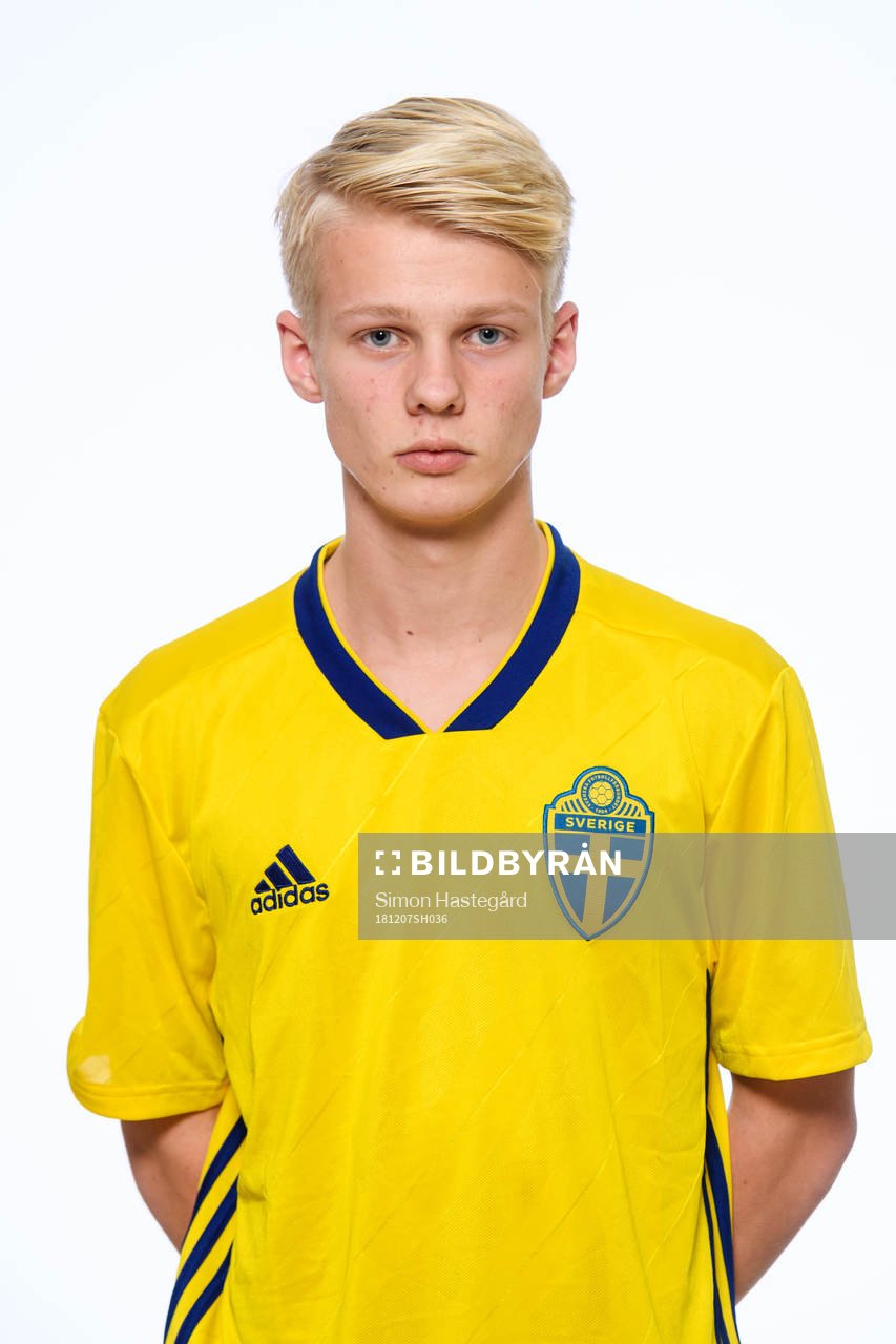 Alvin Holmgren i P16-landslaget