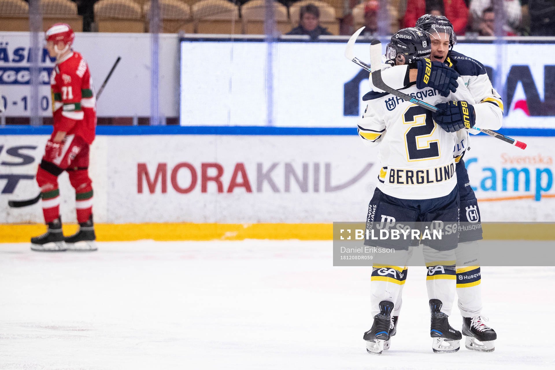 s Didrik Strömberg och HV71:s Kristofer Berglund jublar