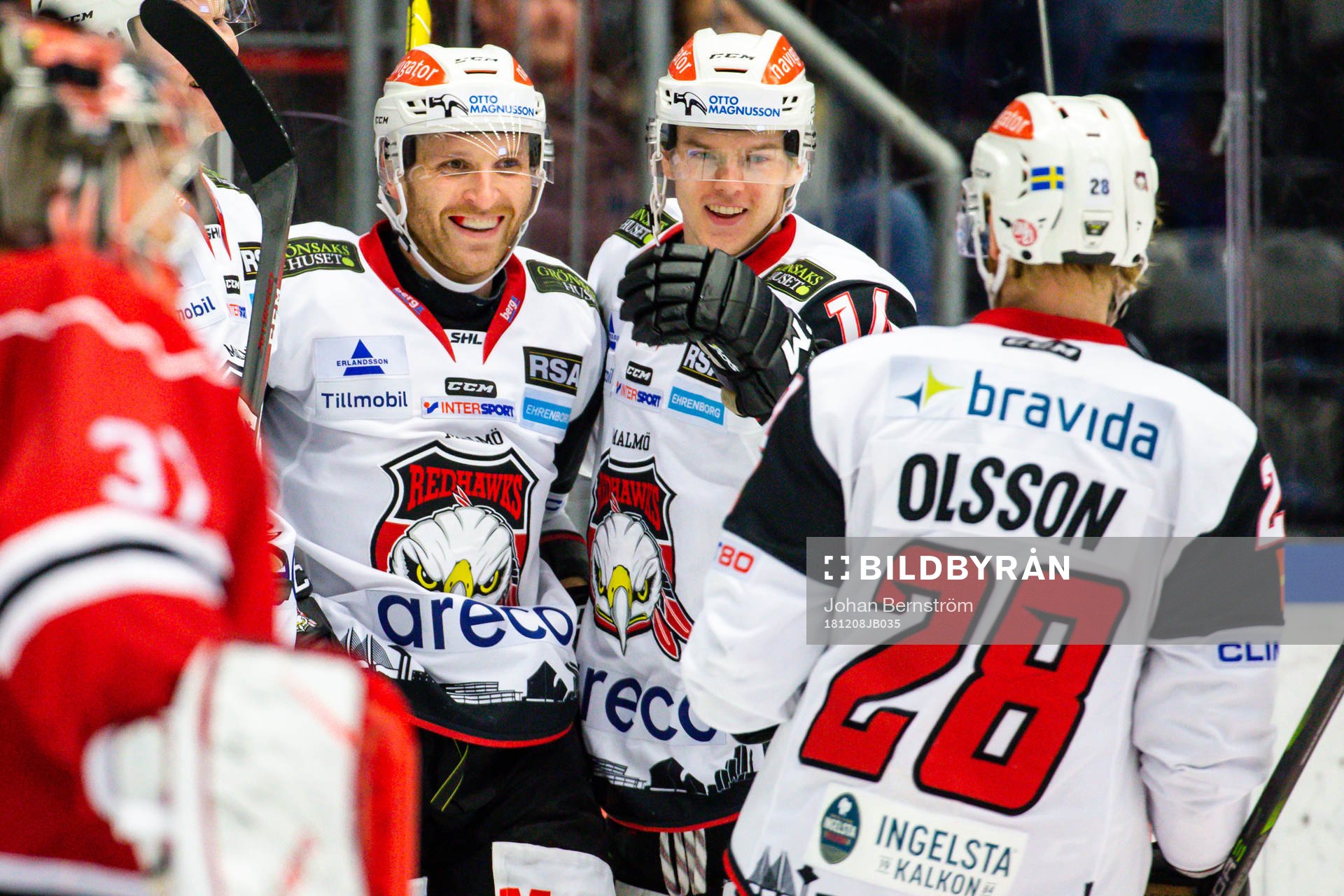 Malmö Redhawks Frederik Storm jublar med lagkamrater