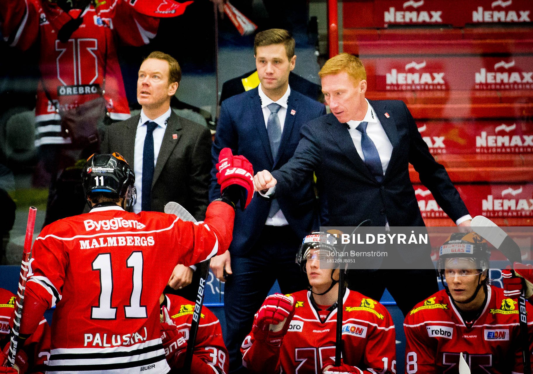 Örebros Aaron Palushaj gör 1-2 och jublar med tränare