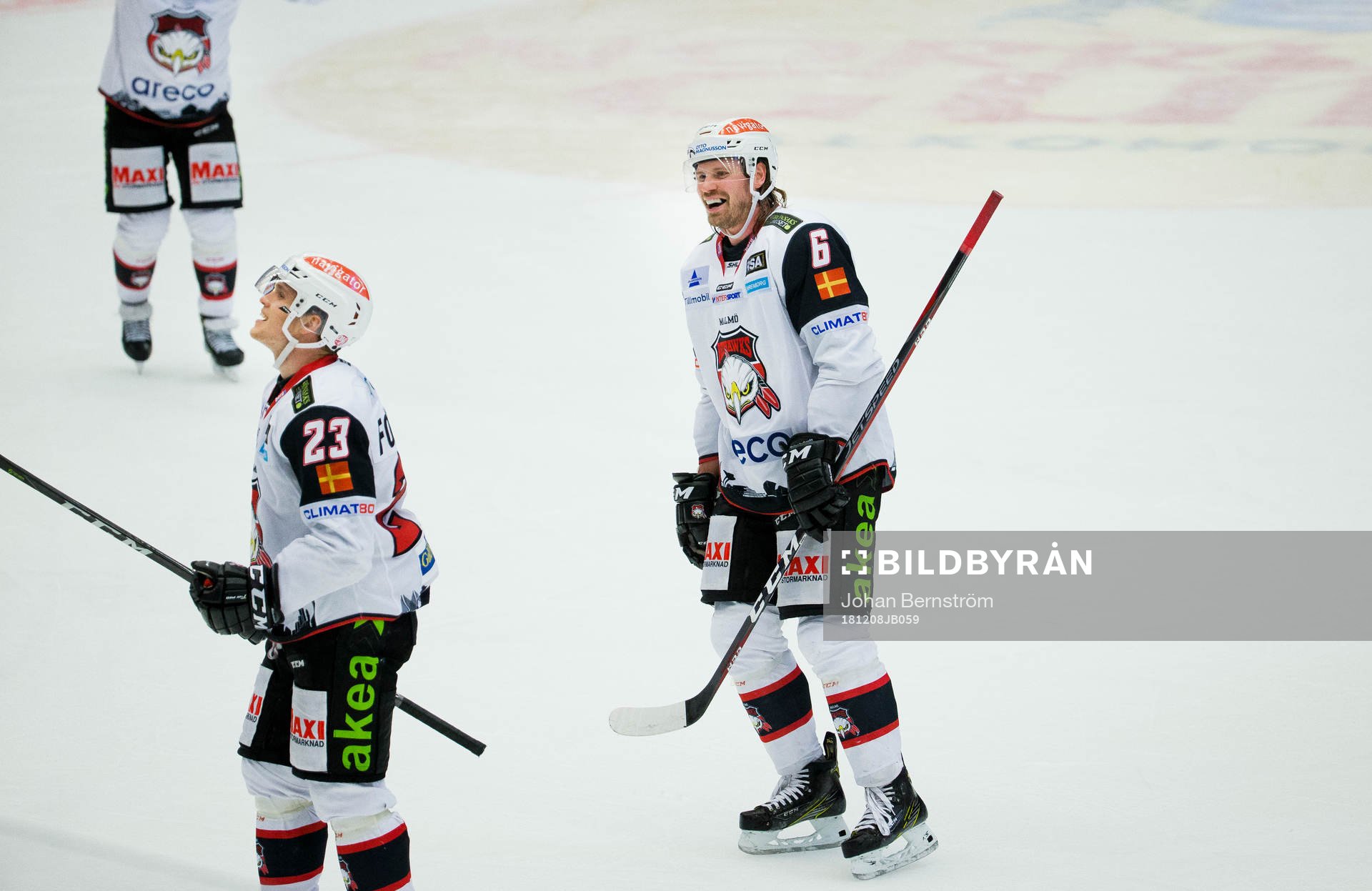 Malmö Redhawks Christoffer Forsberg och Stefan Warg jublar
