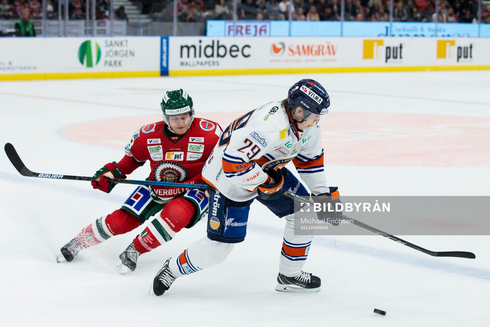Frölundas Rhett Rakhshani och Växjös Pontus Holmberg