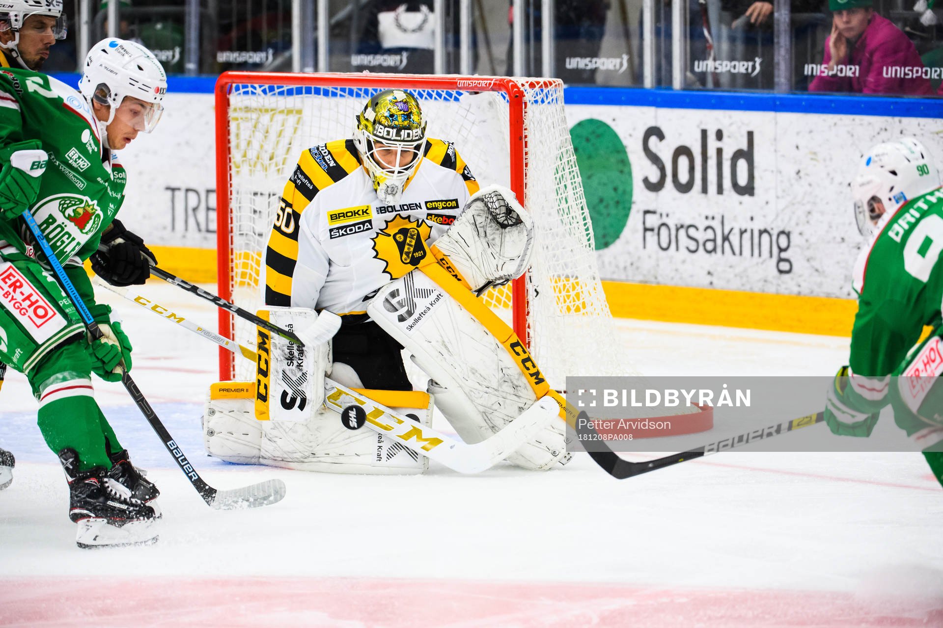 Rögles Leon Bristedt  och Ted Brithén oroar framför