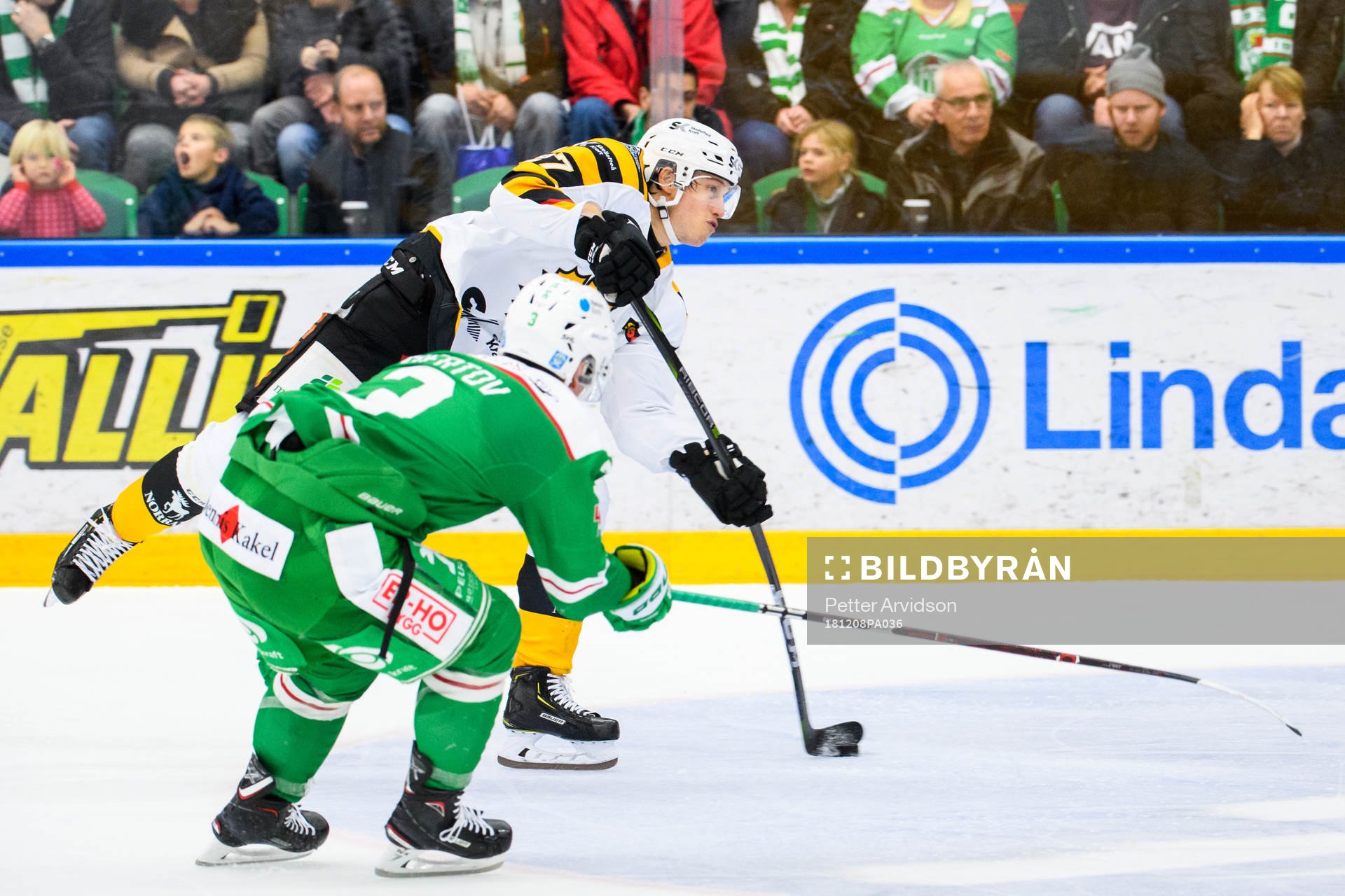 Skellefteås Robin Alvarez laddar för skott