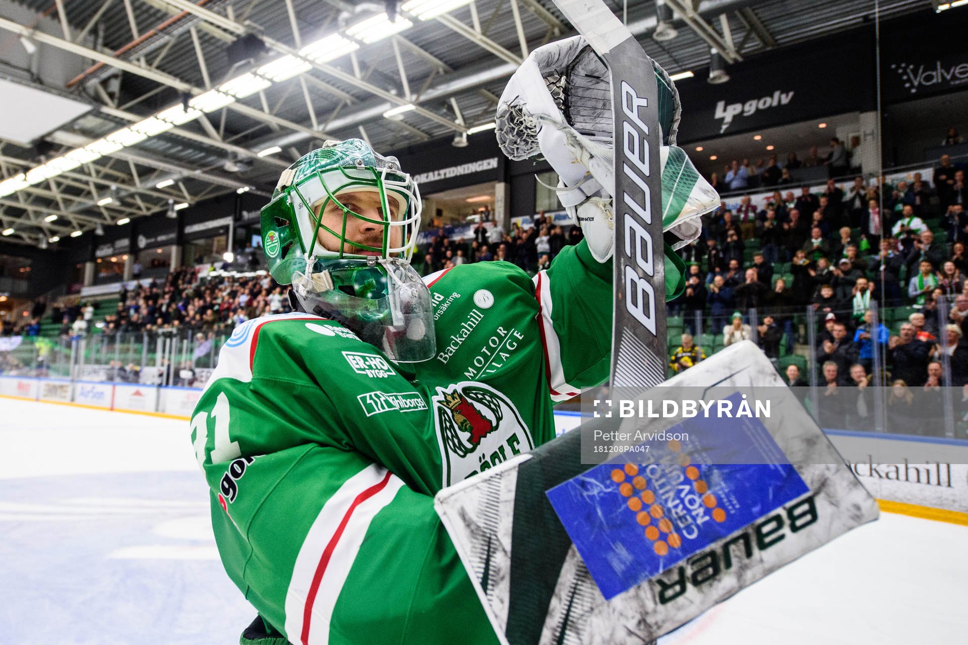 Rögles målvakt Ville Kolppanen jublar