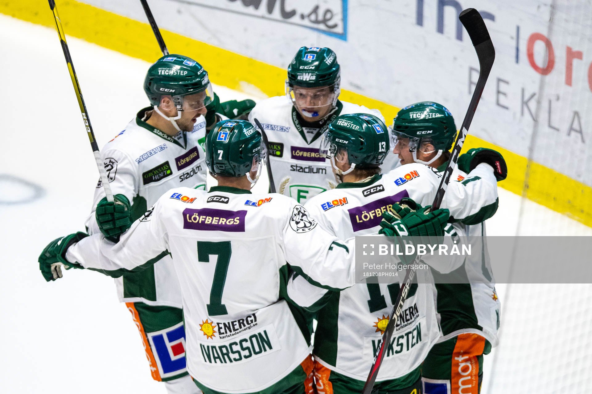 Färjestads Marcus Nilsson jublar med lagkamrater