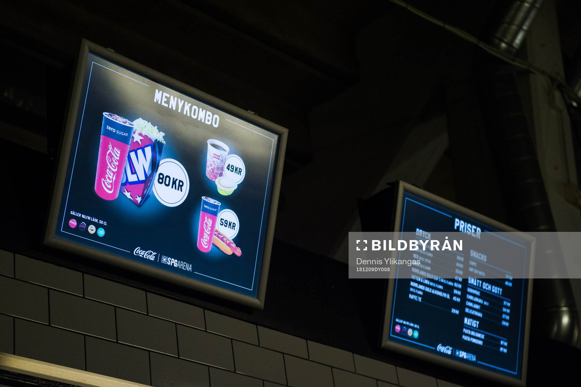 En prisskylt på en kiosk på hovet