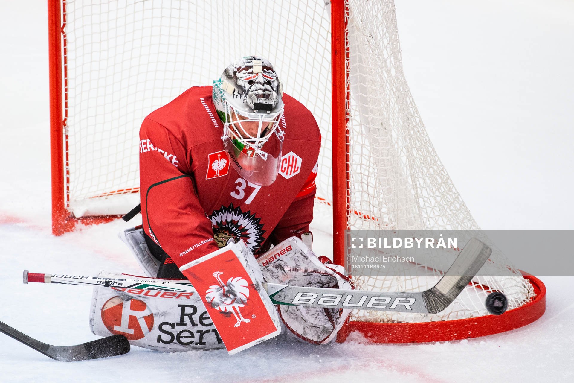 goalkeeper Johan Gustafsson of Frölunda with a save
