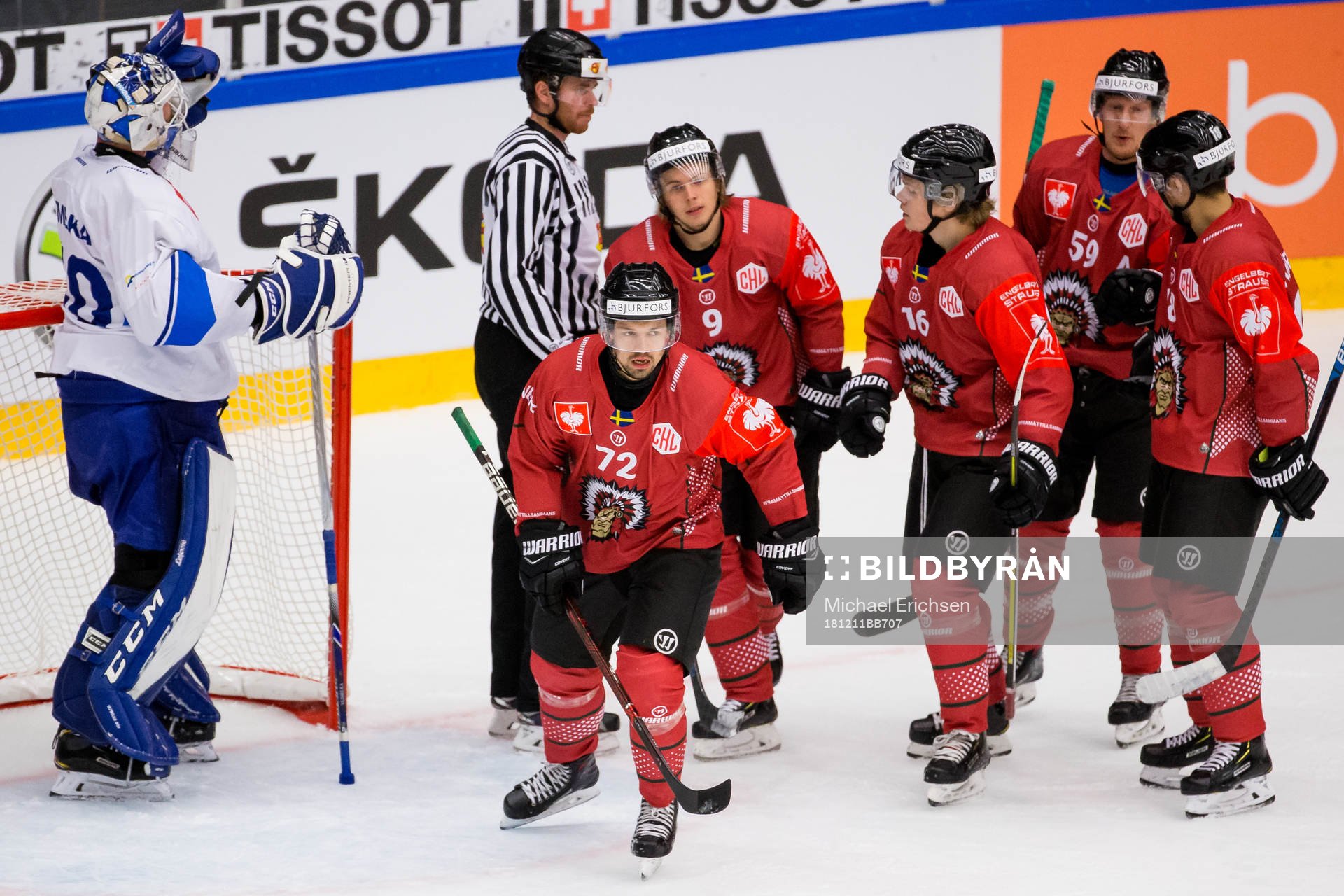 Patrik Carlsson of Frölunda celebrates scoring 2-1