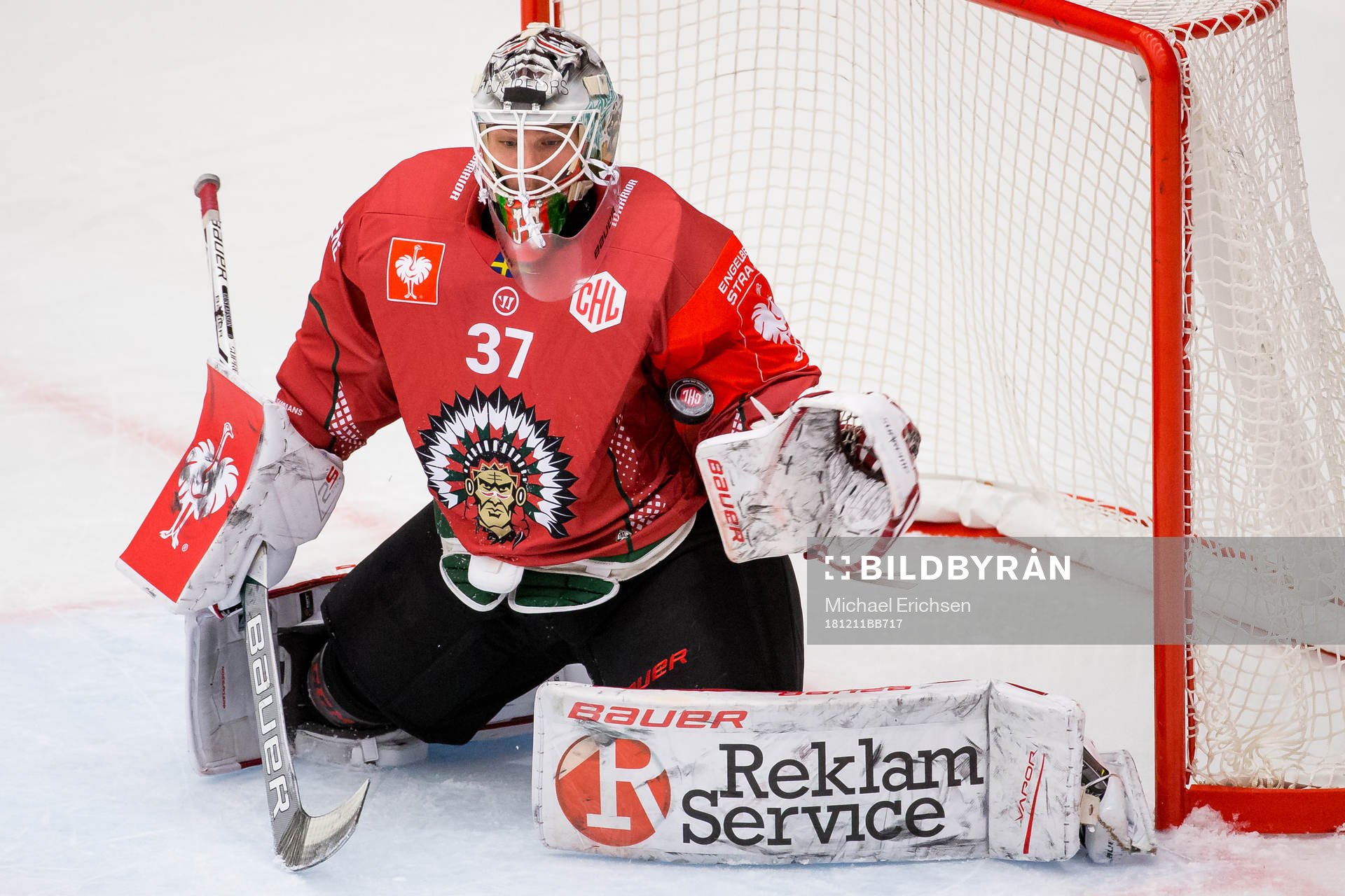 Goalkeeper Johan Gustafsson of Frölunda with a save