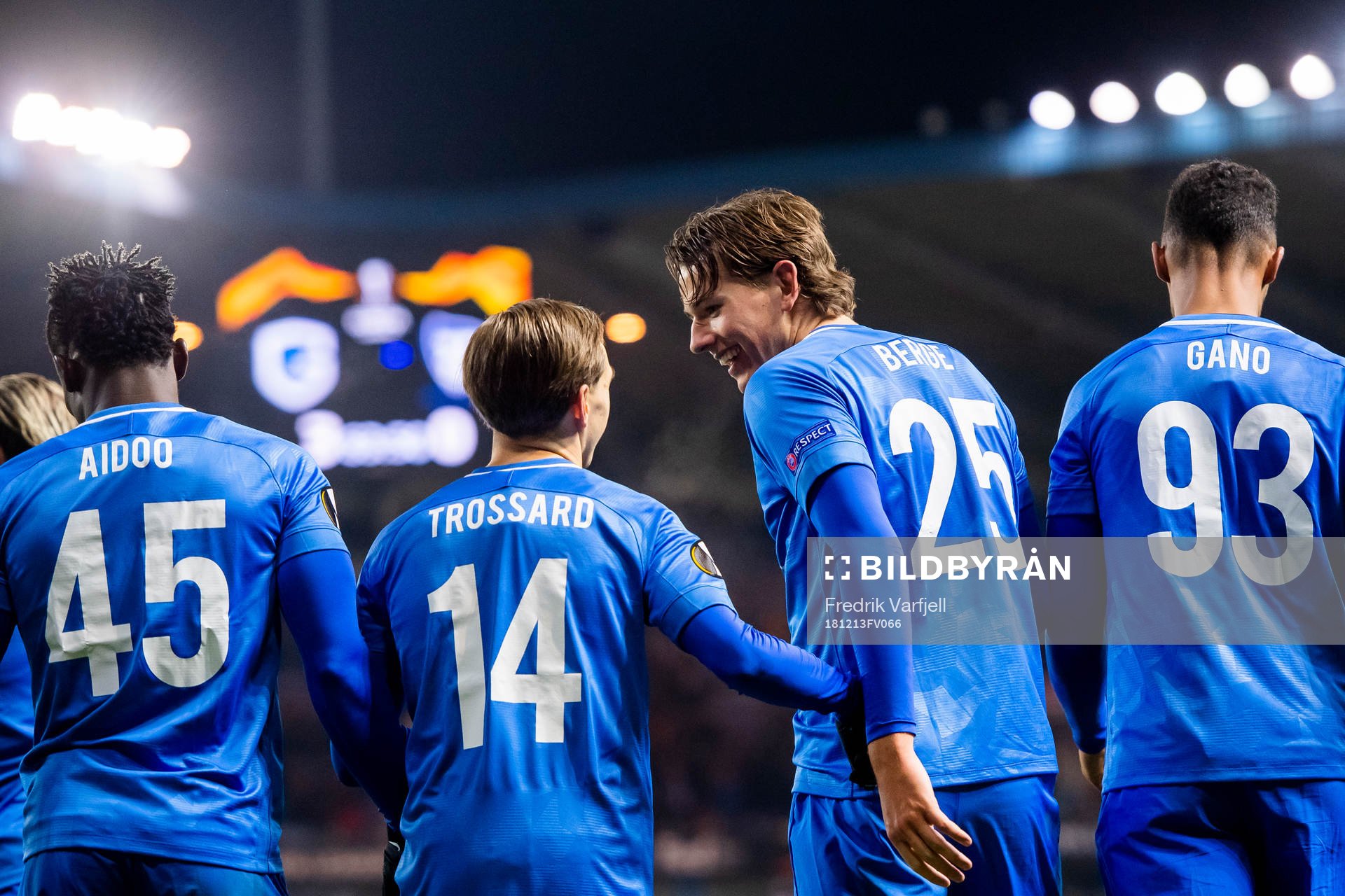 Sander Berge of Genk celebrates with his teammates