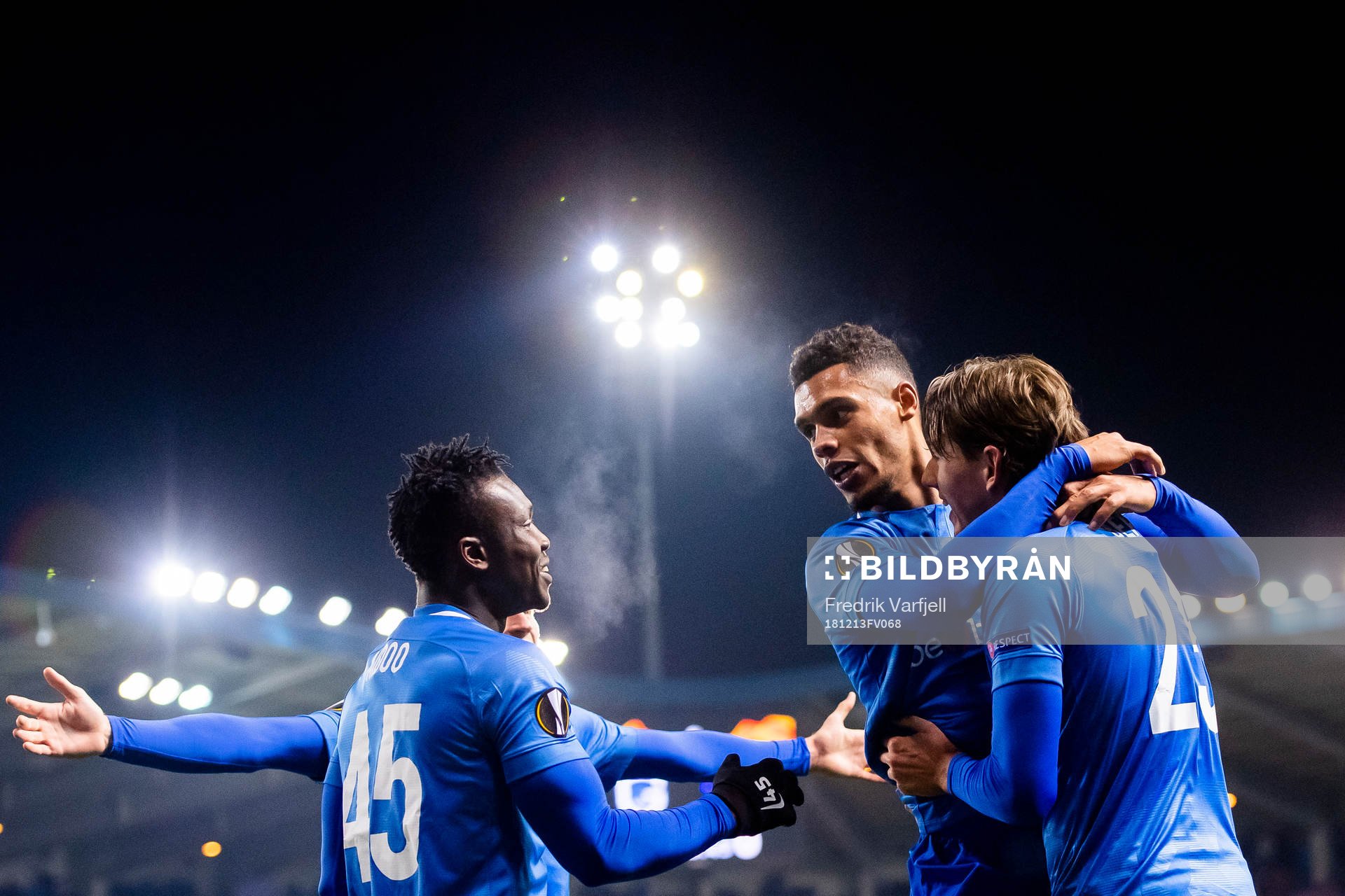 Sander Berge of Genk celebrates with his teammates Joseph