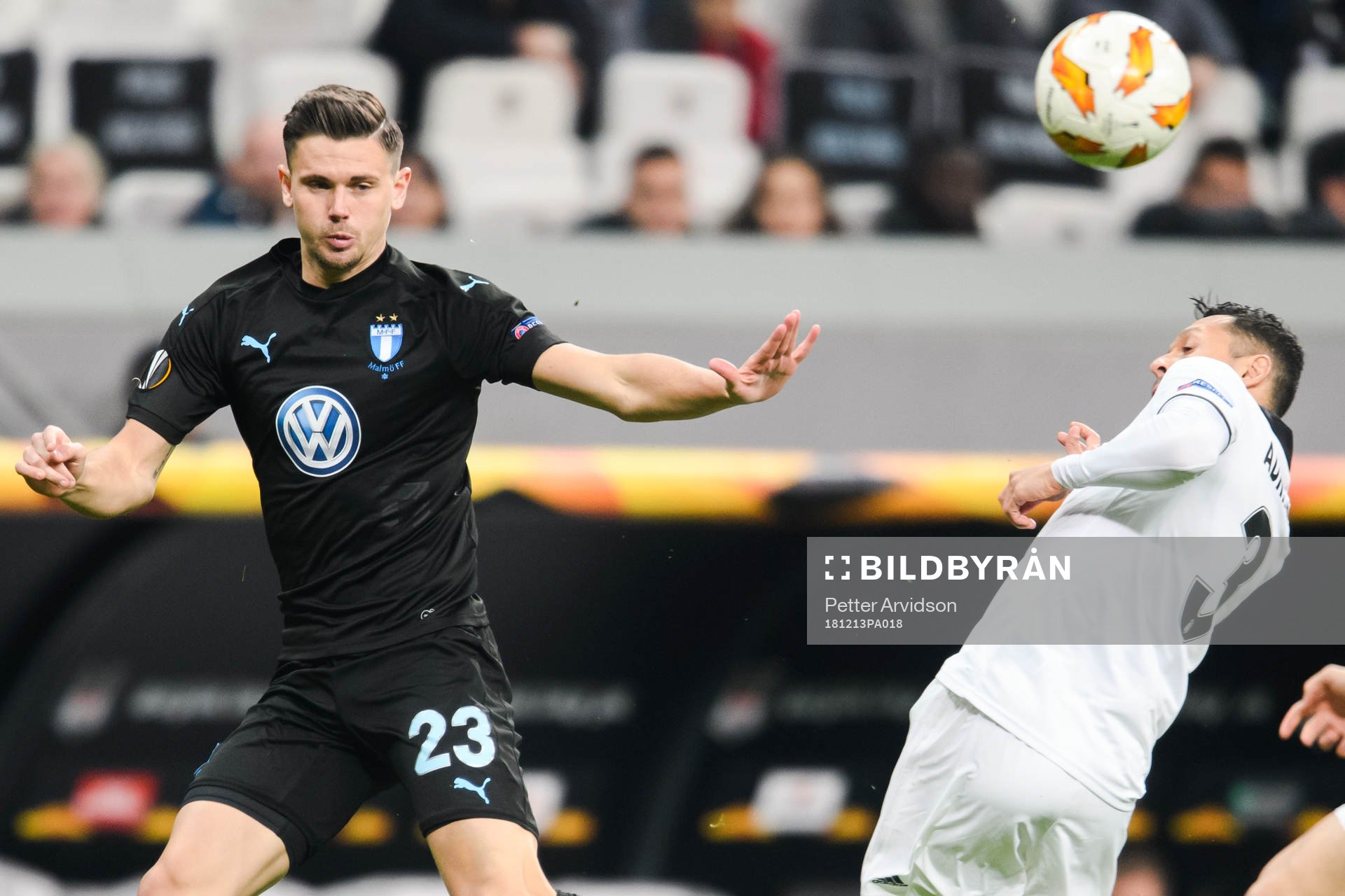 Marcus Antonsson of Malmö FF and Adriano Correia of Besiktas during the Europa league match between Besiktas and Malmö FF on December 13, 2018 in Istanbul.
