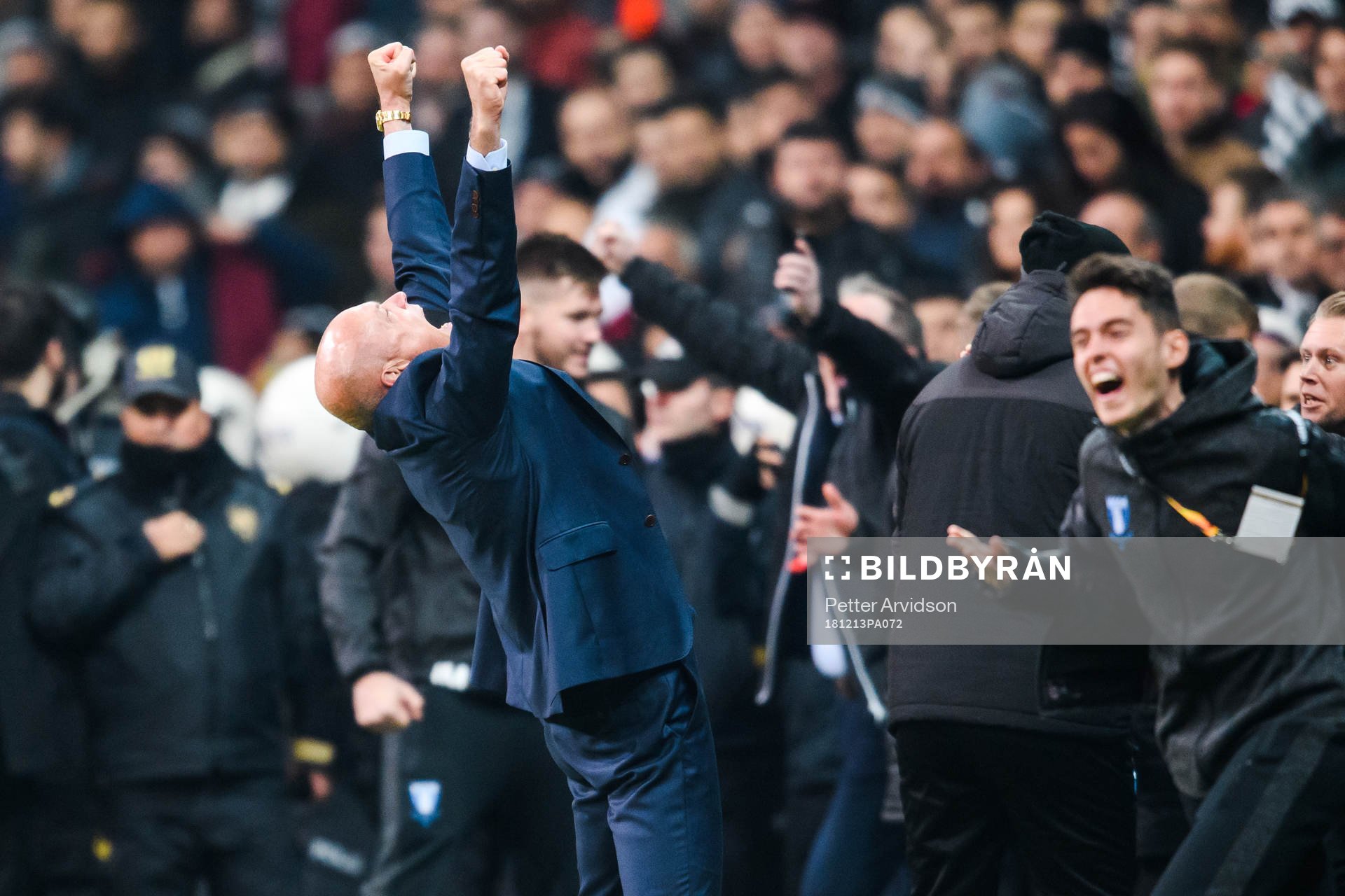 Head coach Uwe Rösler of Malmö FF celebrates
