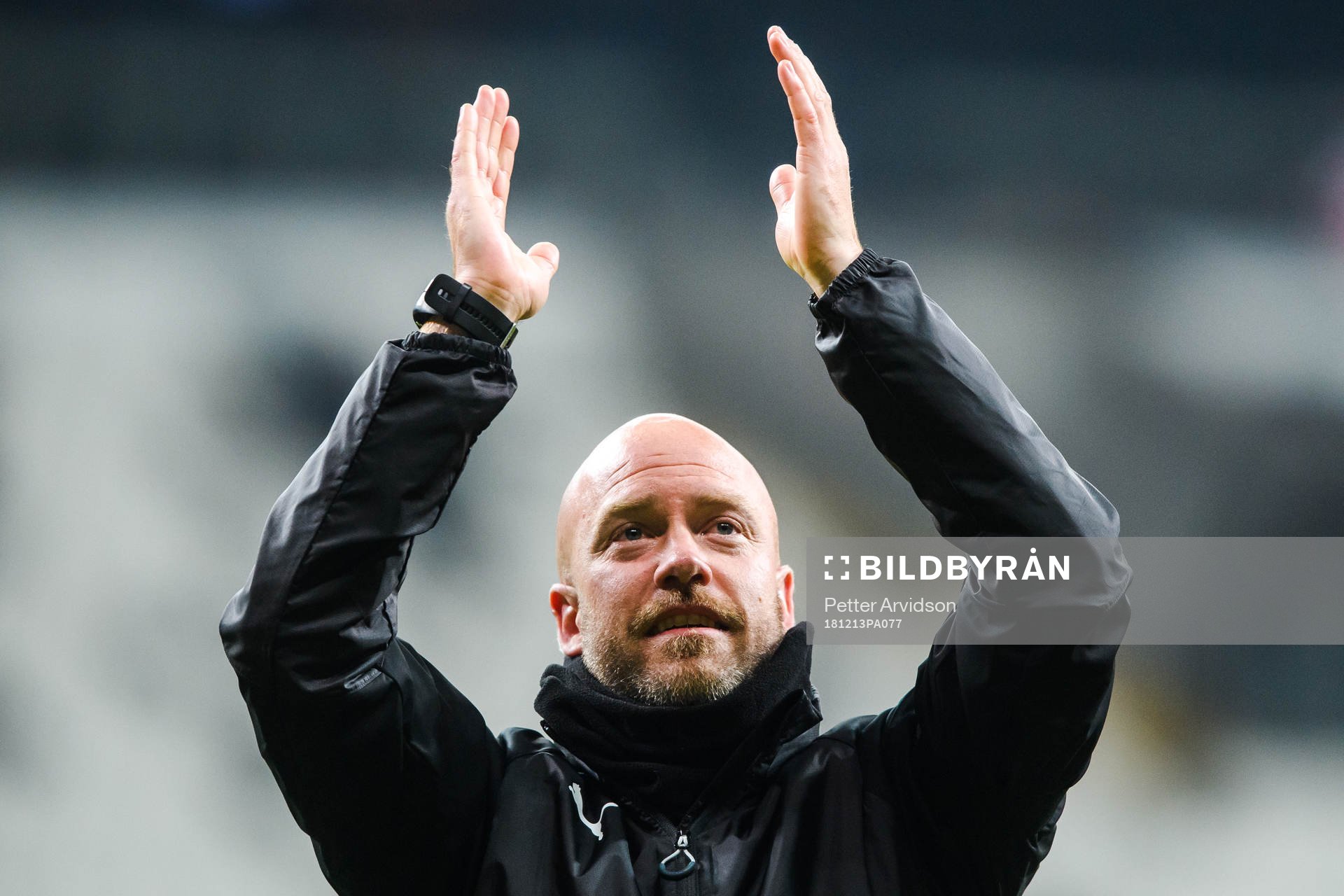 Assistant coach Olof Persson of Malmö FF thanks the
