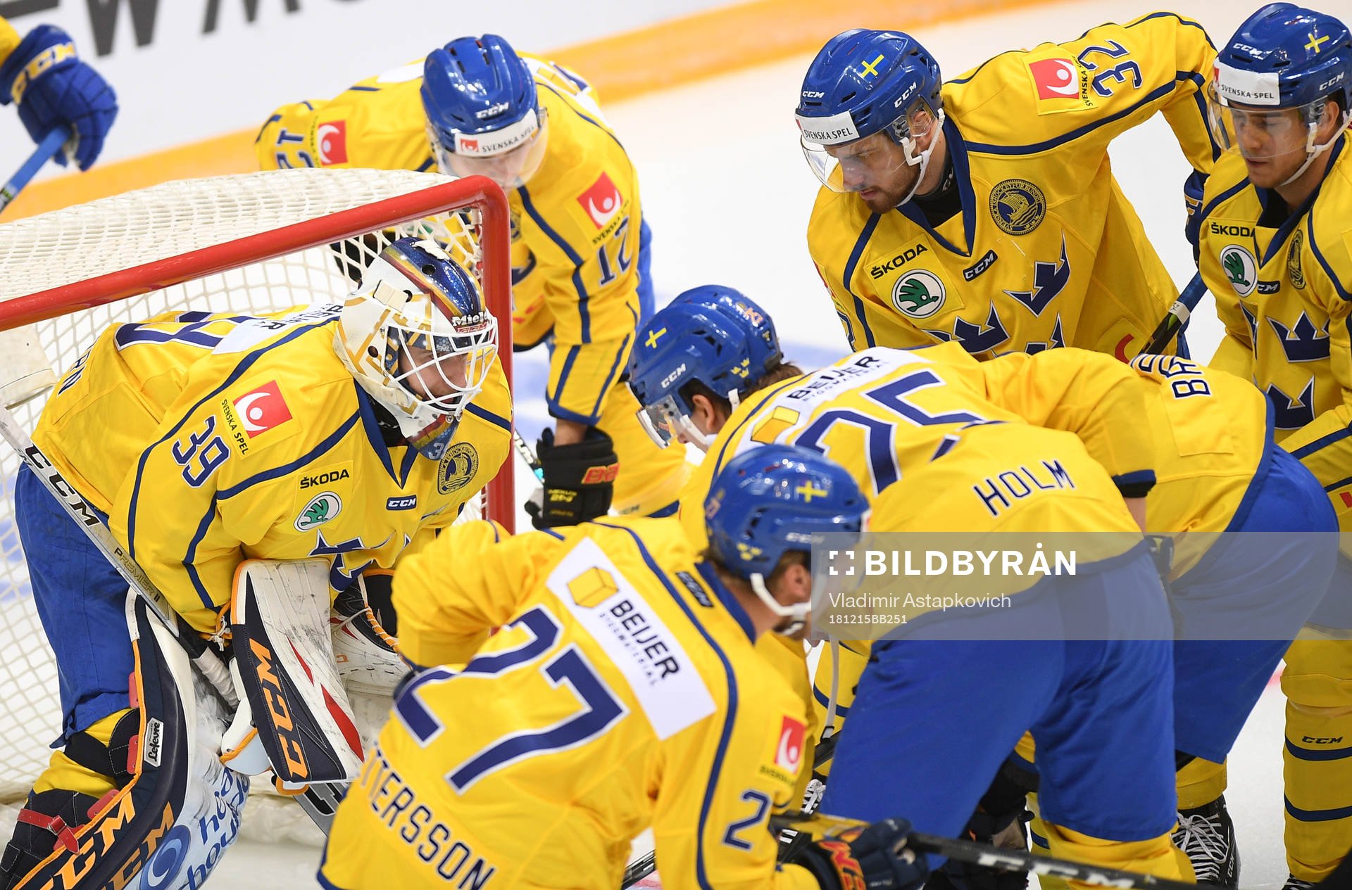 Sweden's players prepare for the Channel One Cup ice hockey
