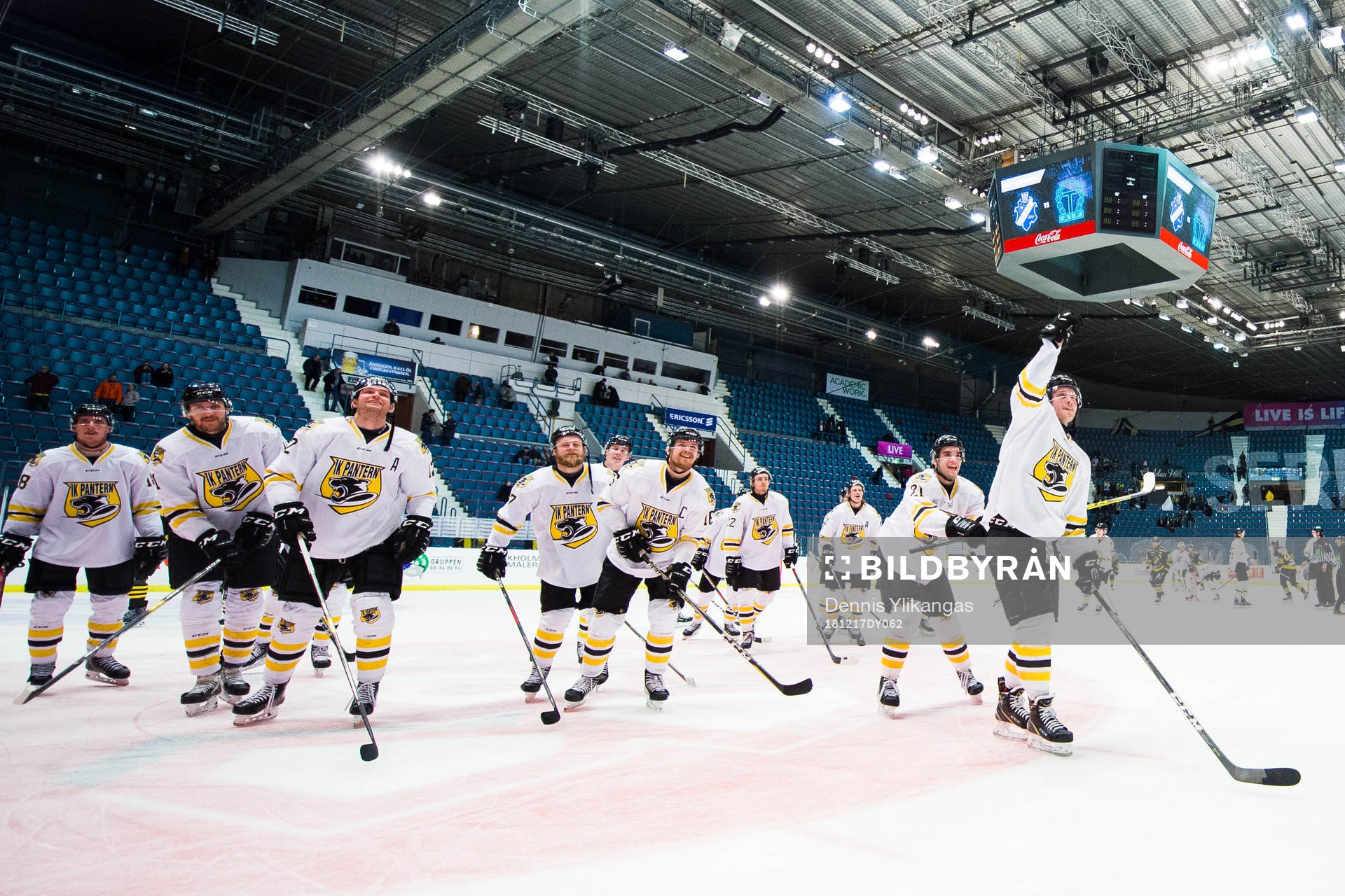 Panterns spelare jublar