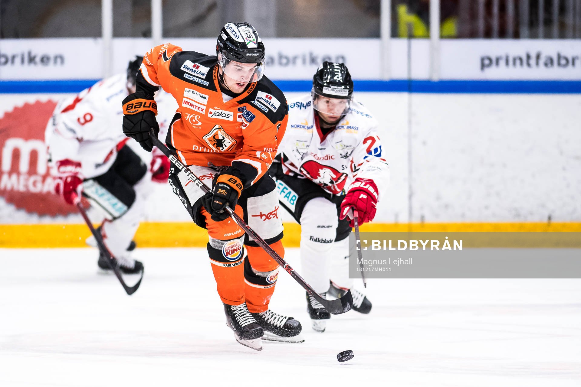 Karlskronas August Nilsson  och Vita Hästens Henrik Nyberg