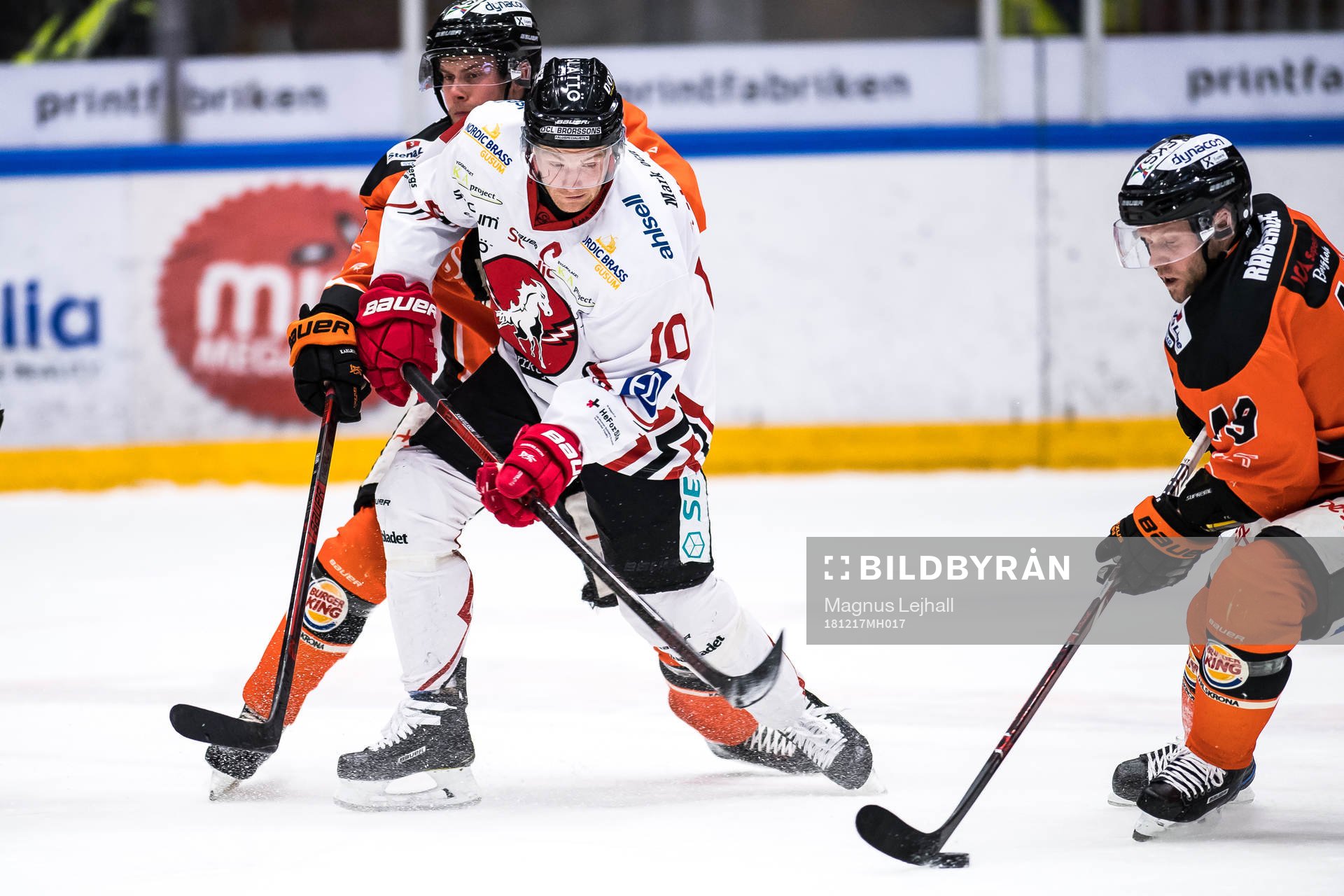 Vita Hästens Jesper Samuelsson  och Karlskronas Niklas