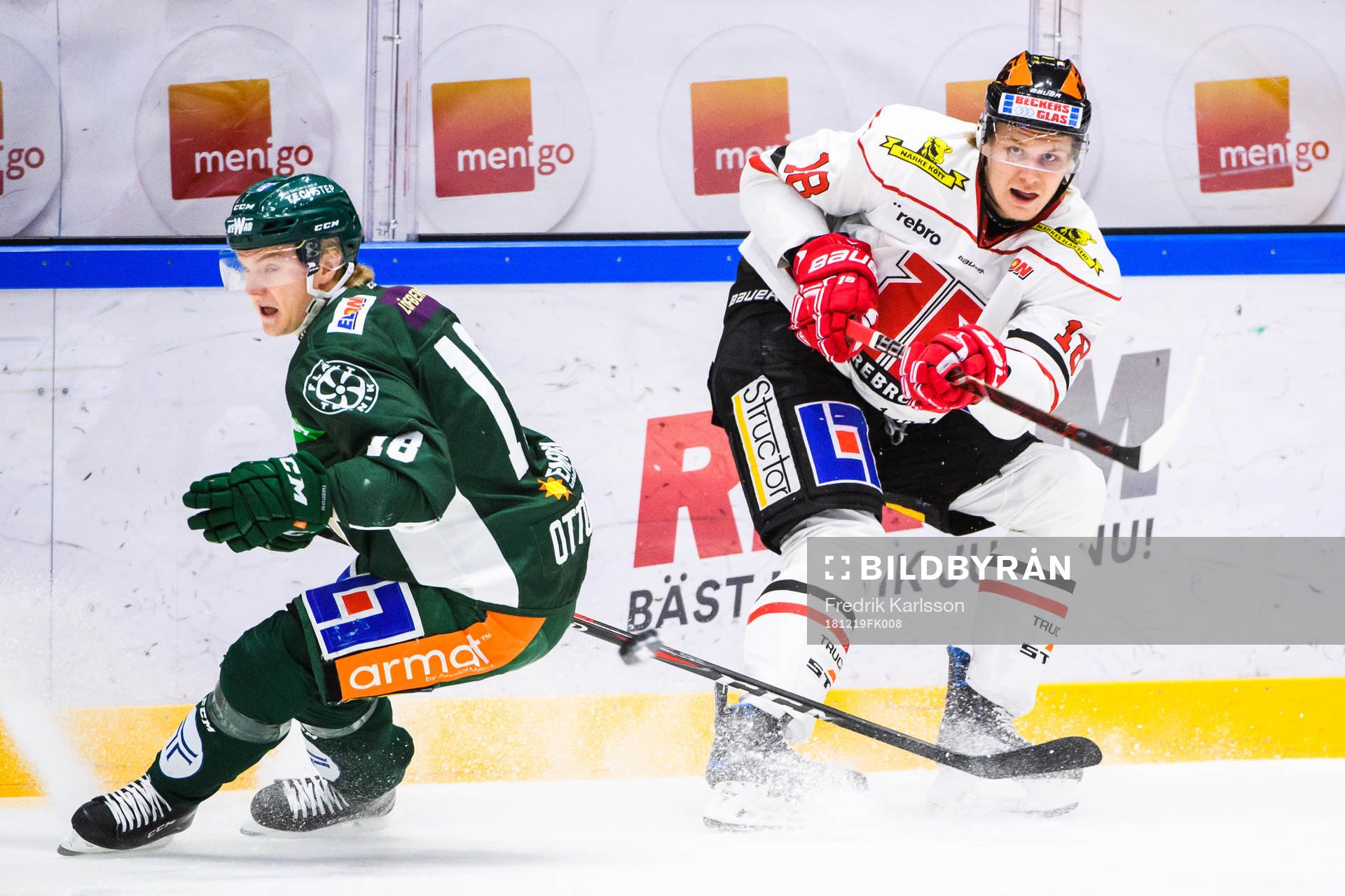 Färjestads Axel Ottosson och Örebros Rodrigo Abols