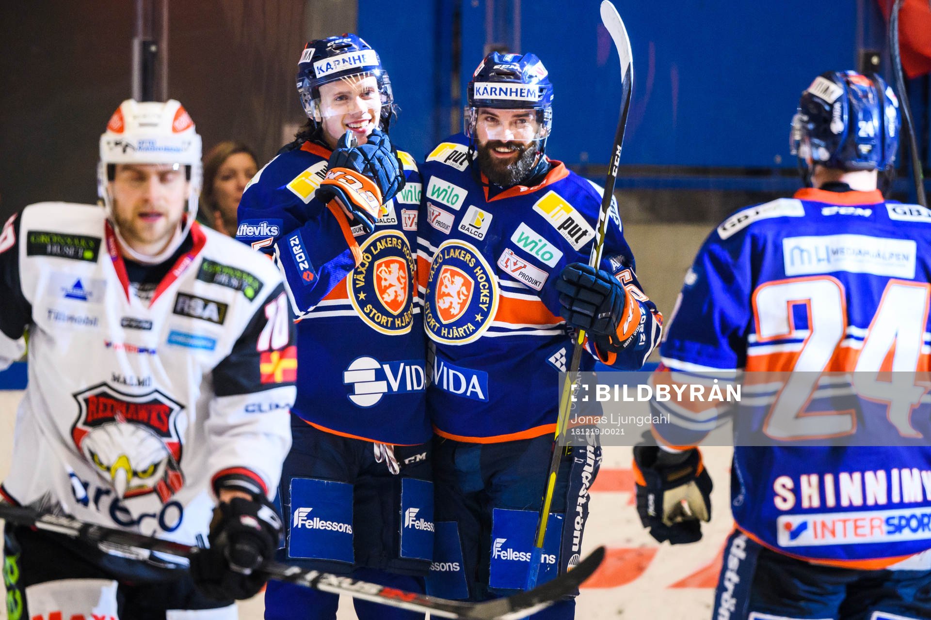 Växjös Dominik Bokk och Linus Fröberg jublar