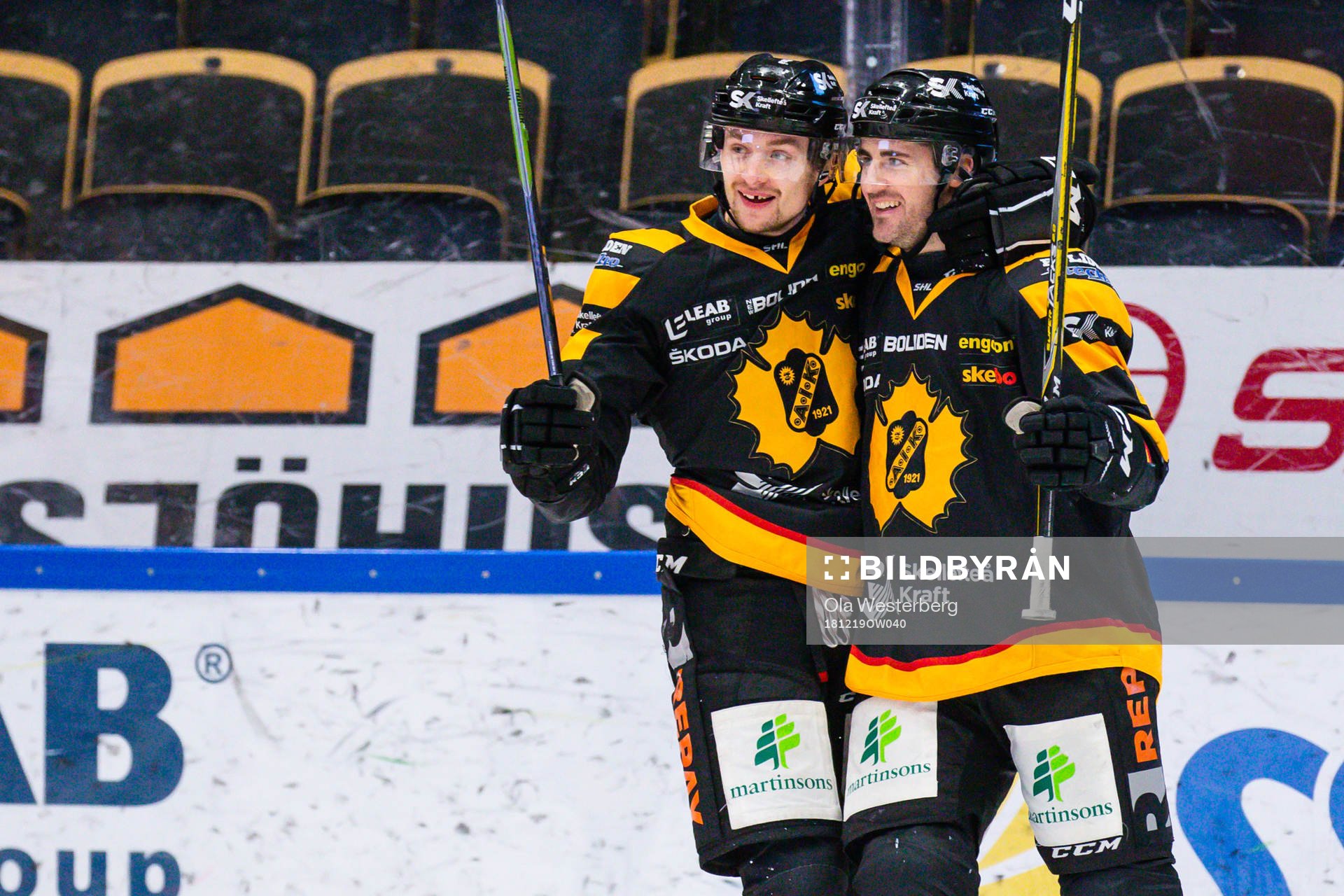 Skellefteås Adam Pettersson och Bud Holloway jublar