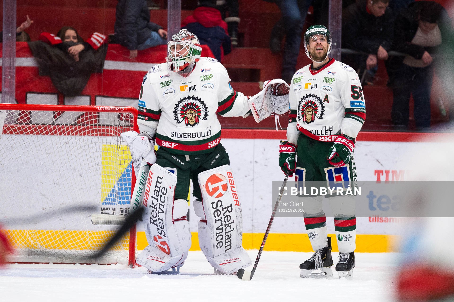 Frölundas målvakt Johan Gustafsson och Jonathan Sigalet