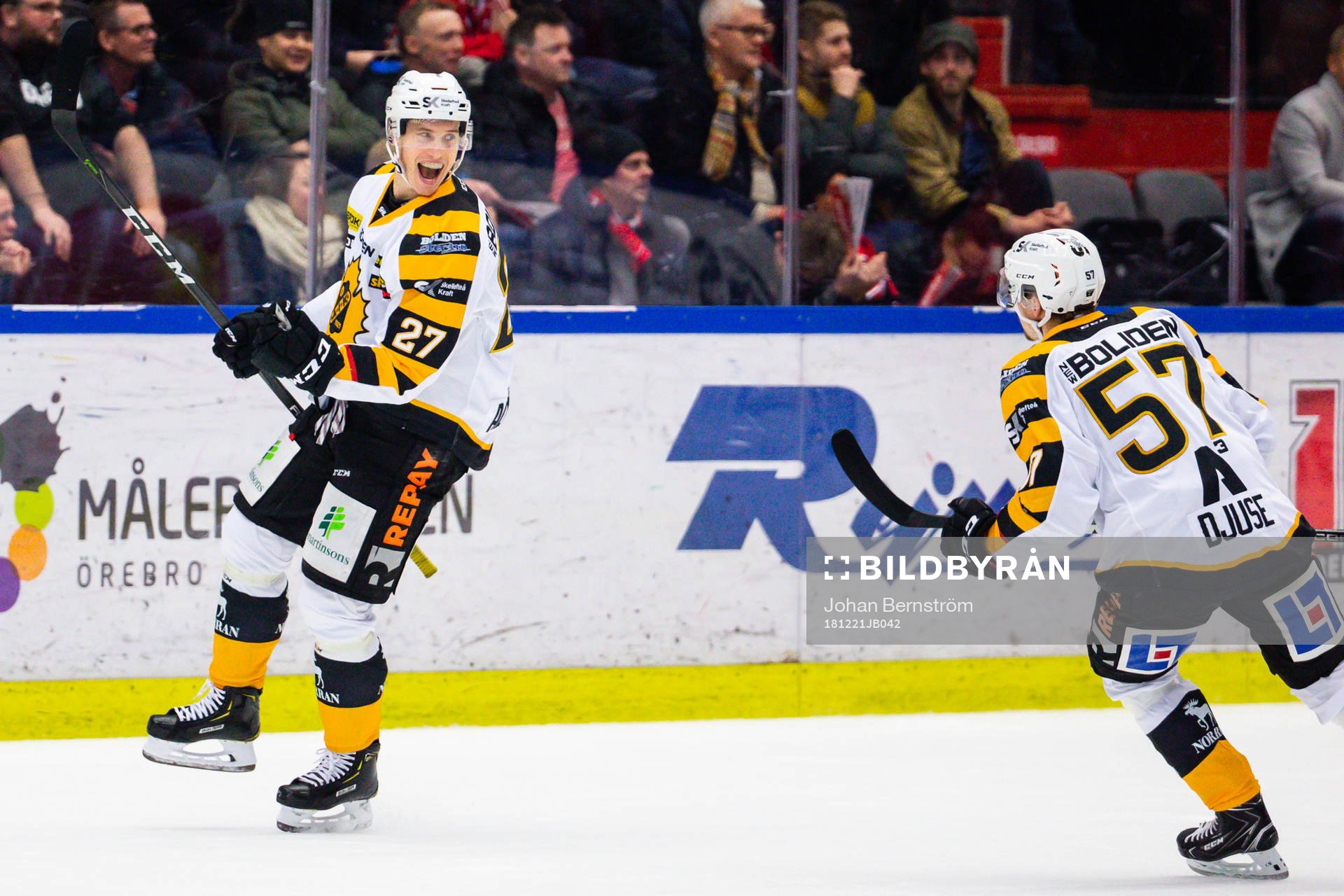 Skellefteås Robin Alvarez jublar med Emil Djuse