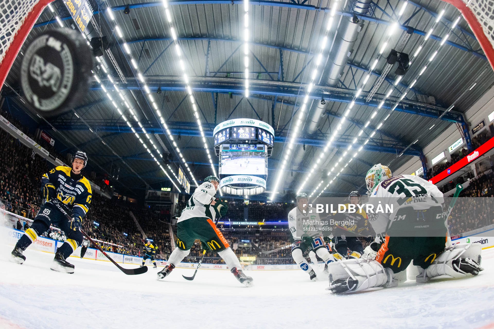 s Christoffer Törngren ser Anton Bengtsson göra 3-2 bakom