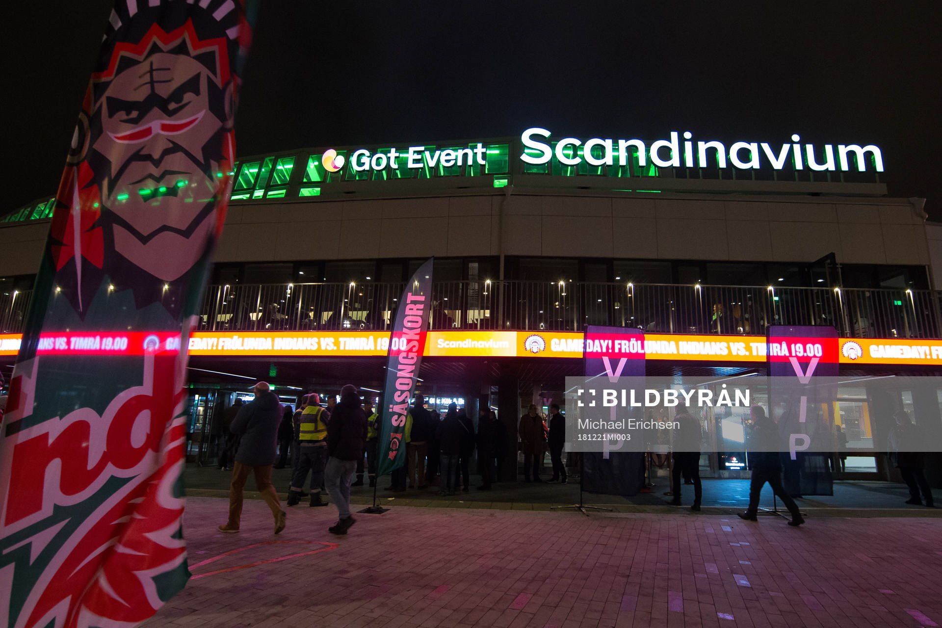 Arena Scandinavium exteriört innan ishockeymatchen i SHL